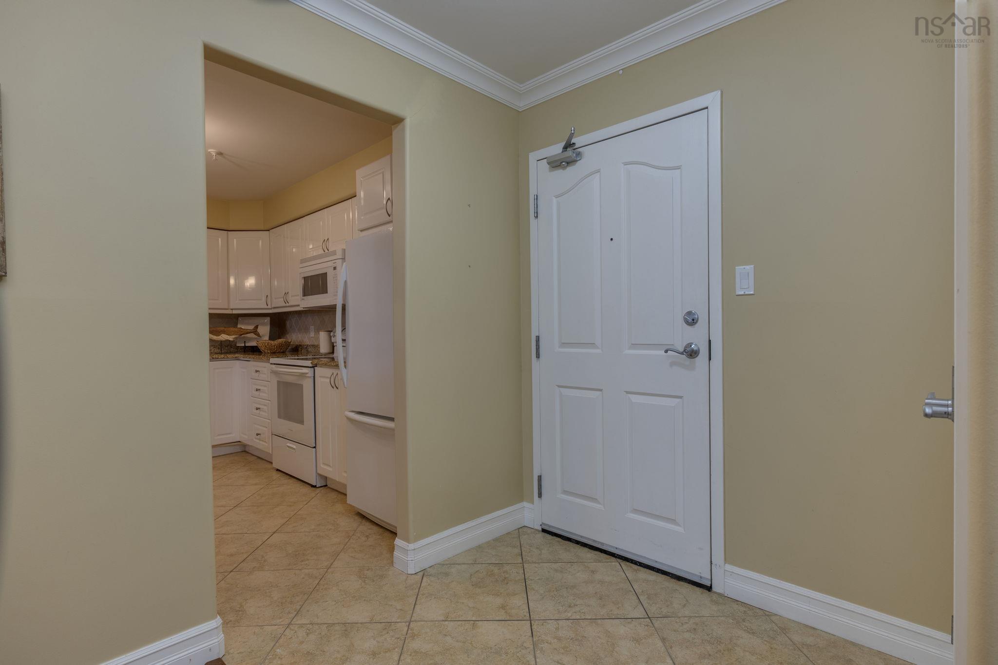 304 2 Lake Drive photo #3