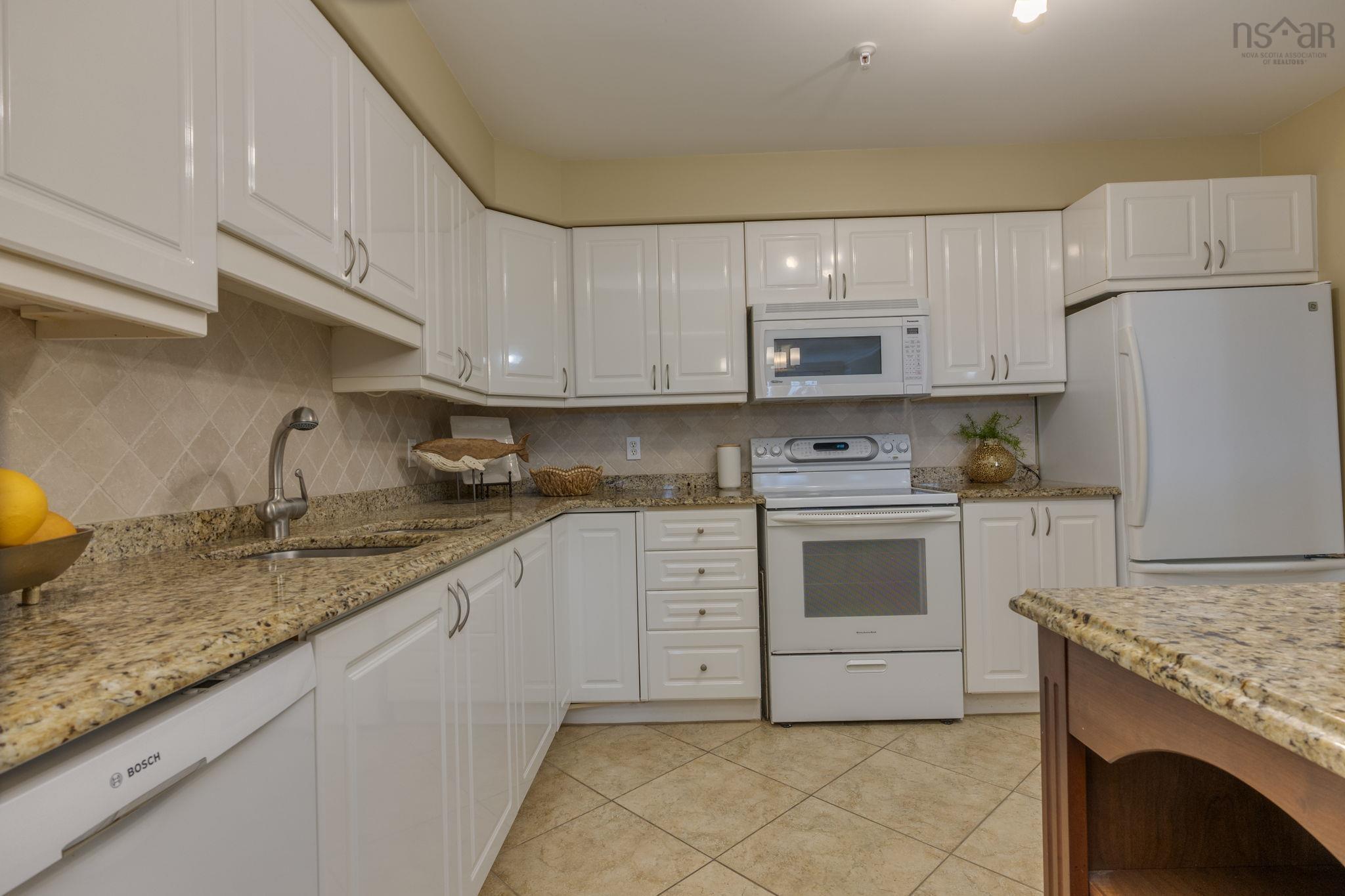 304 2 Lake Drive photo #7