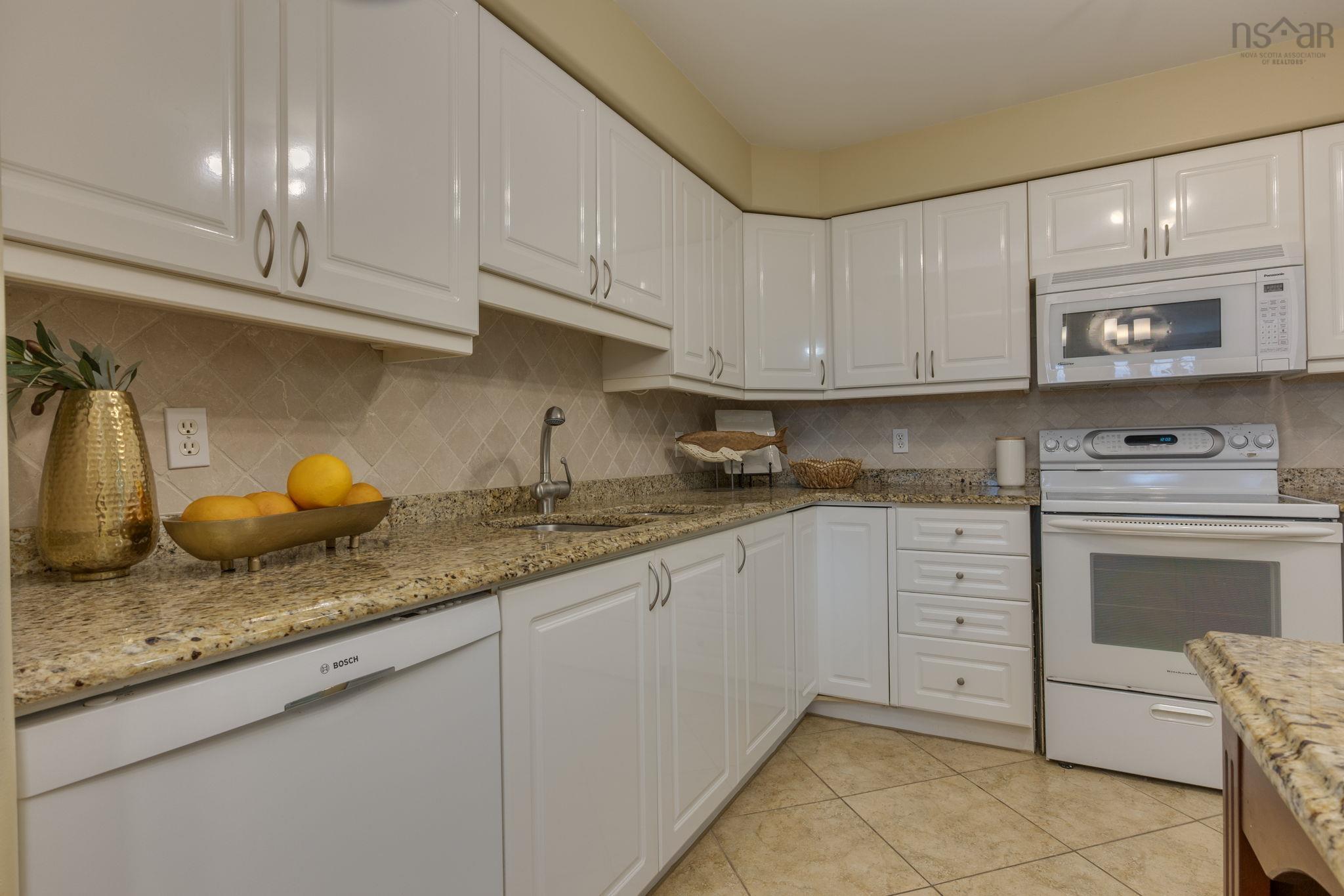 304 2 Lake Drive photo #8