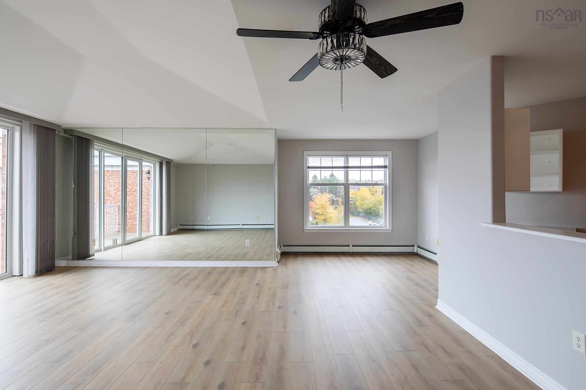 504 50 Waterfront Drive photo #13