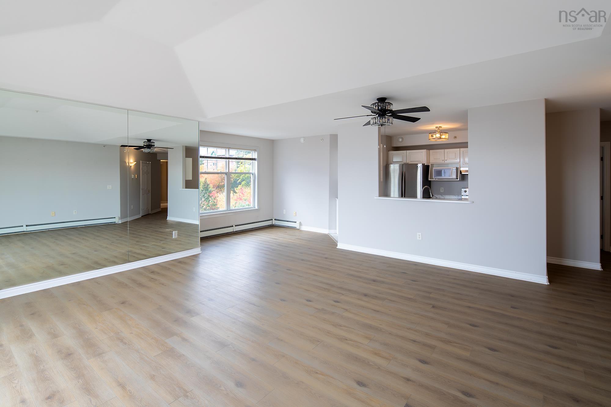 504 50 Waterfront Drive photo #15