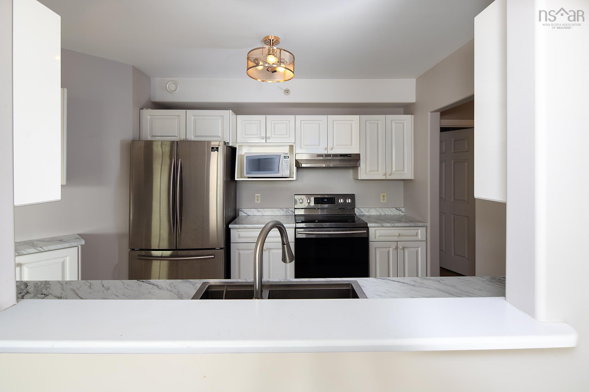 504 50 Waterfront Drive photo #16