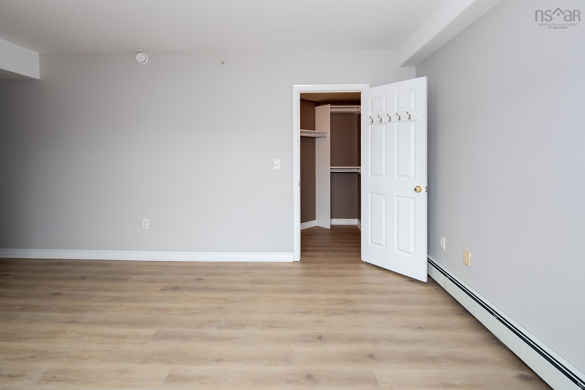 504 50 Waterfront Drive photo #21