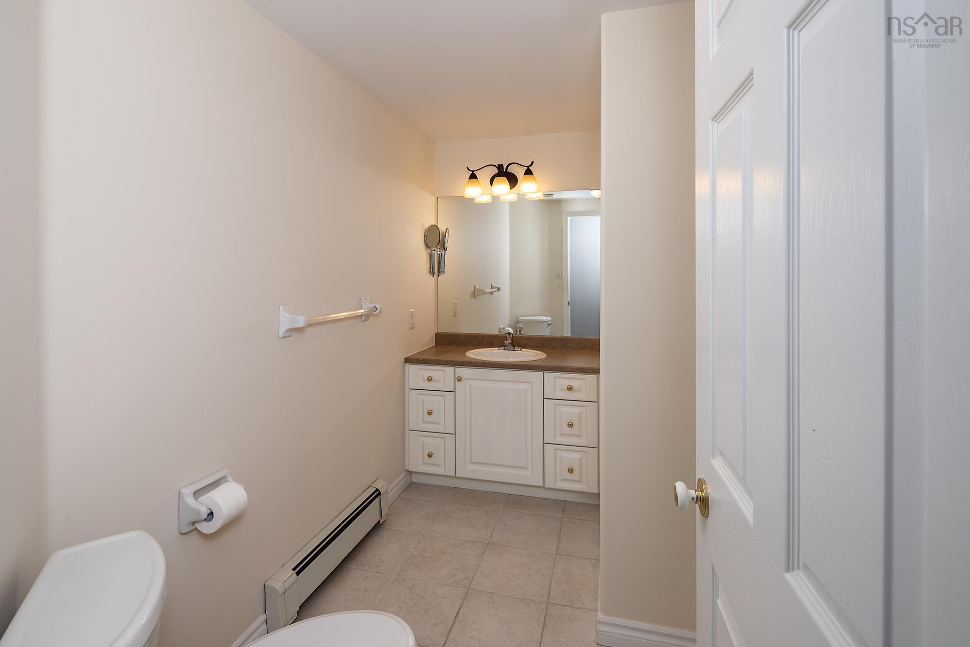 504 50 Waterfront Drive photo #24