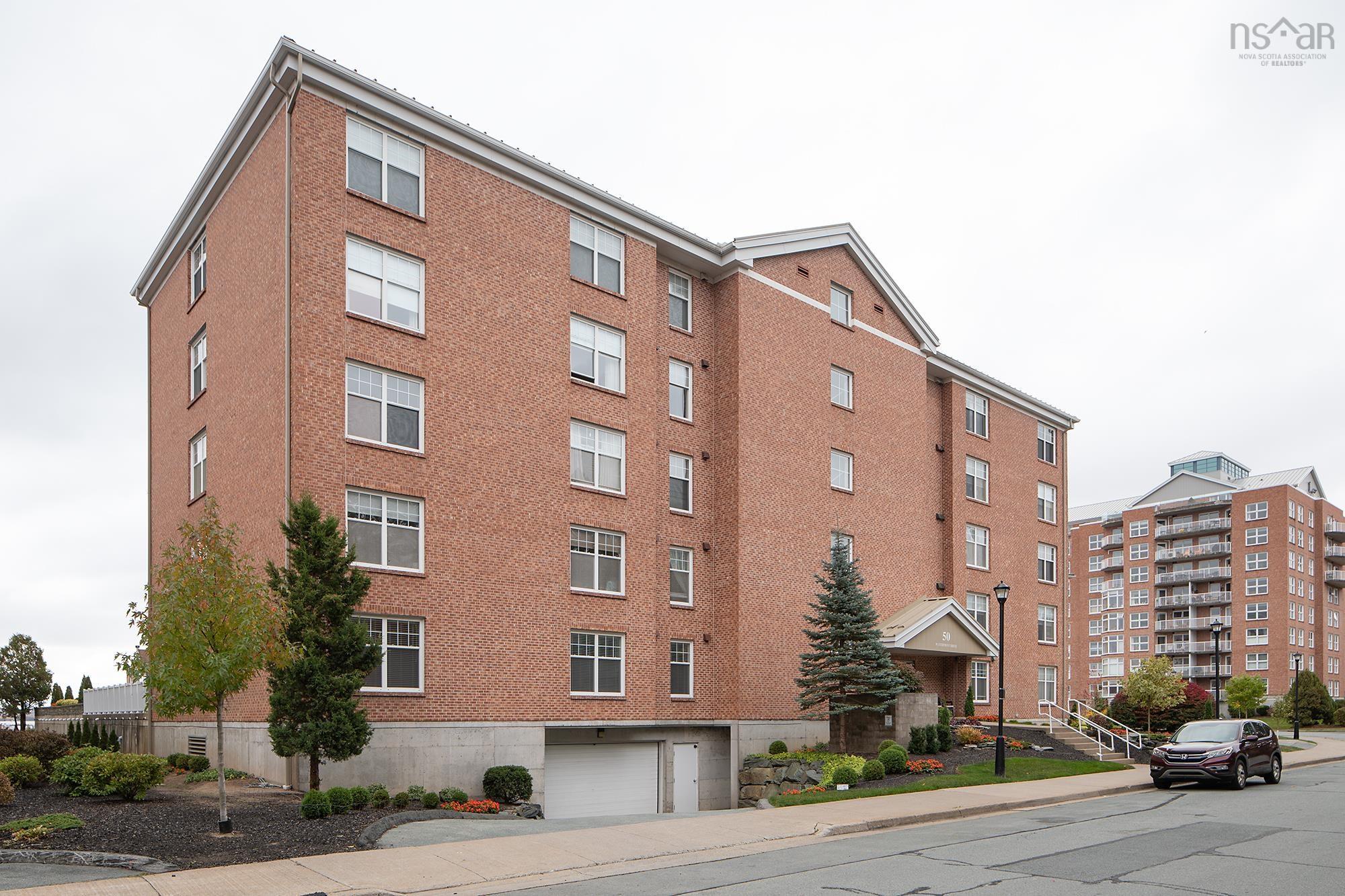 504 50 Waterfront Drive photo #34