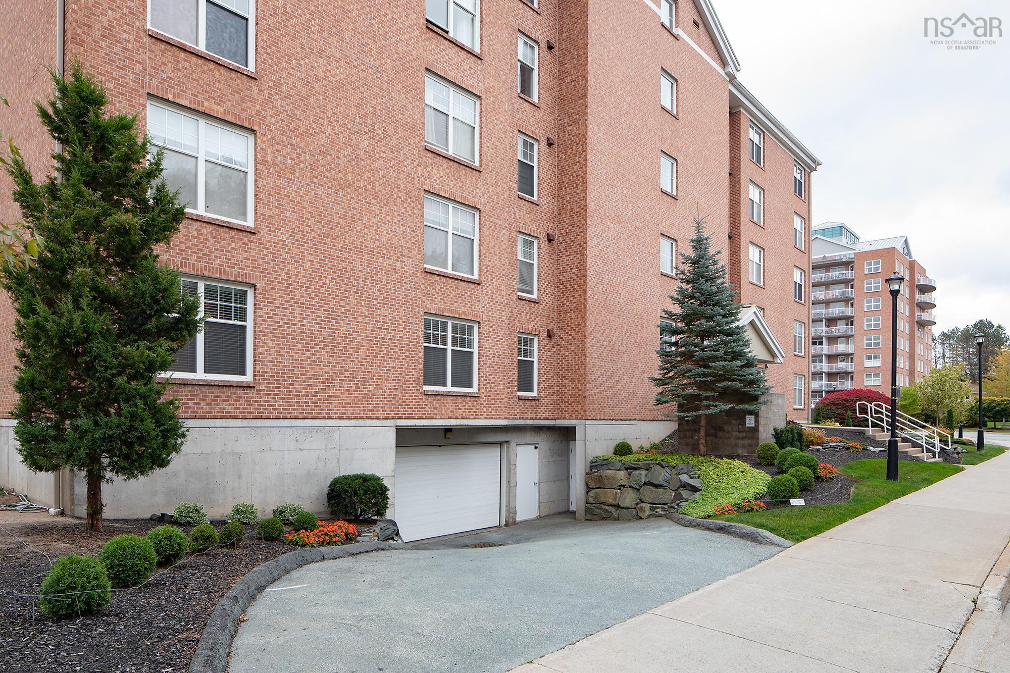 504 50 Waterfront Drive photo #35