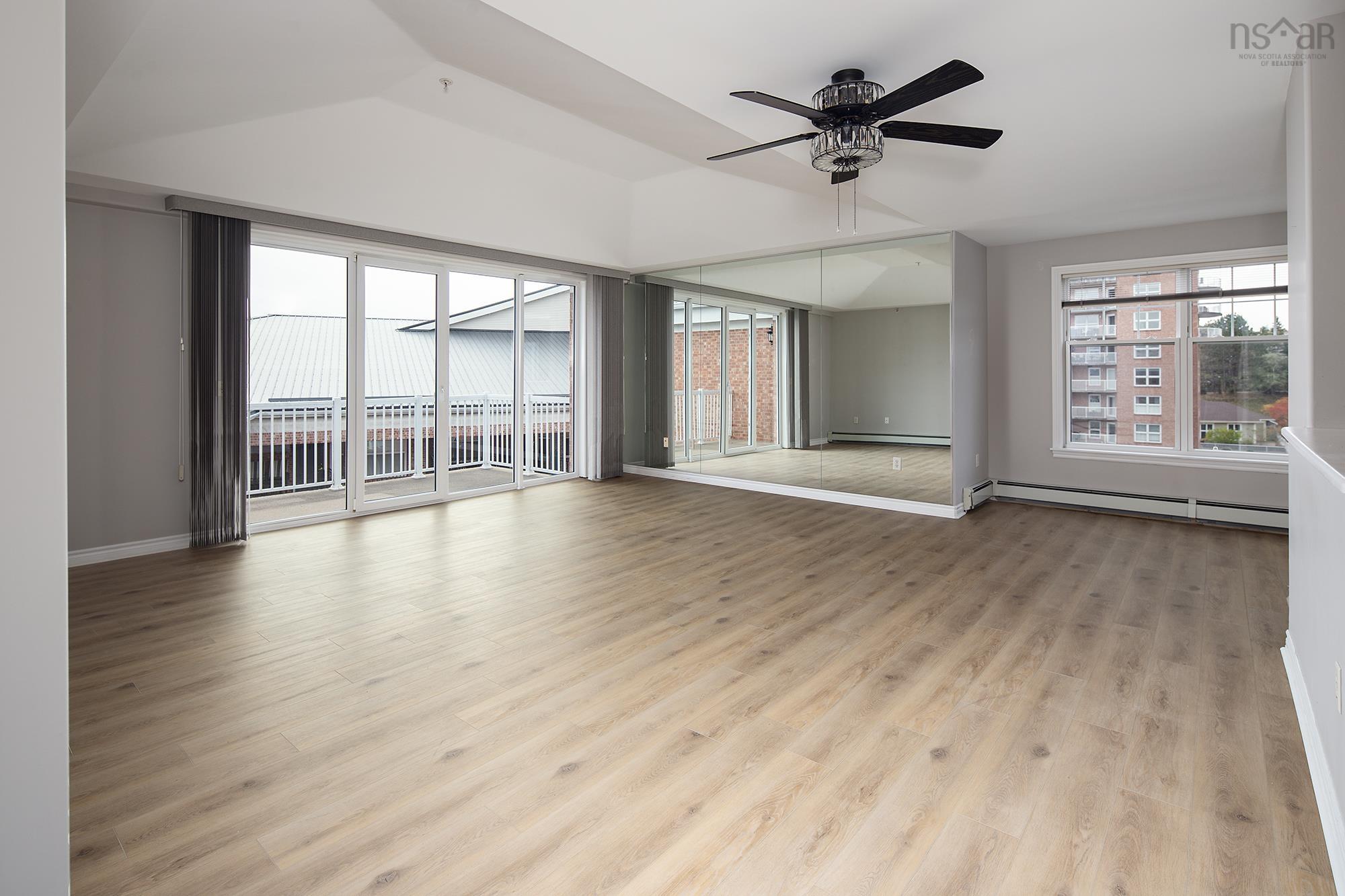 504 50 Waterfront Drive photo #6