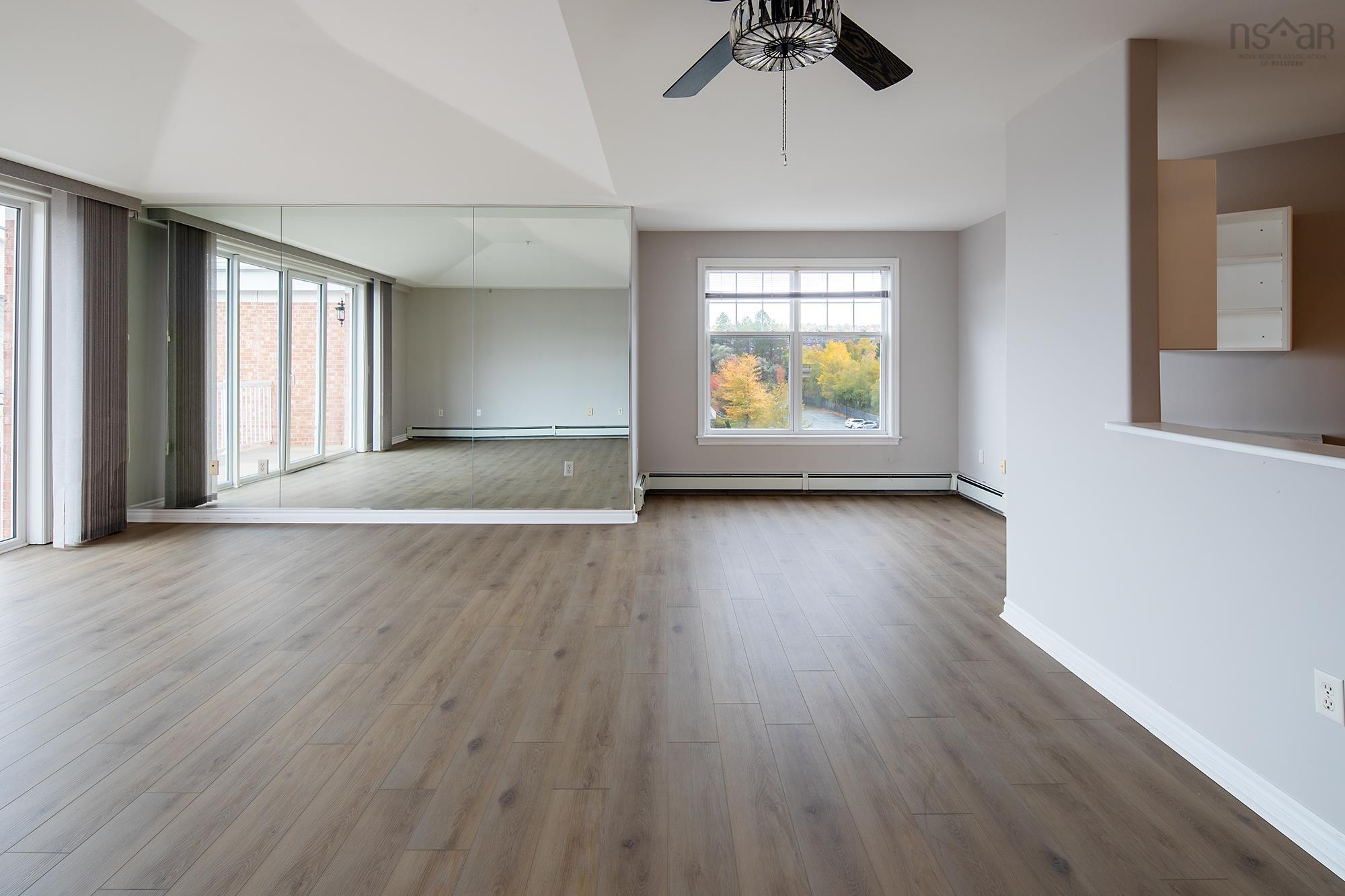 504 50 Waterfront Drive photo #7