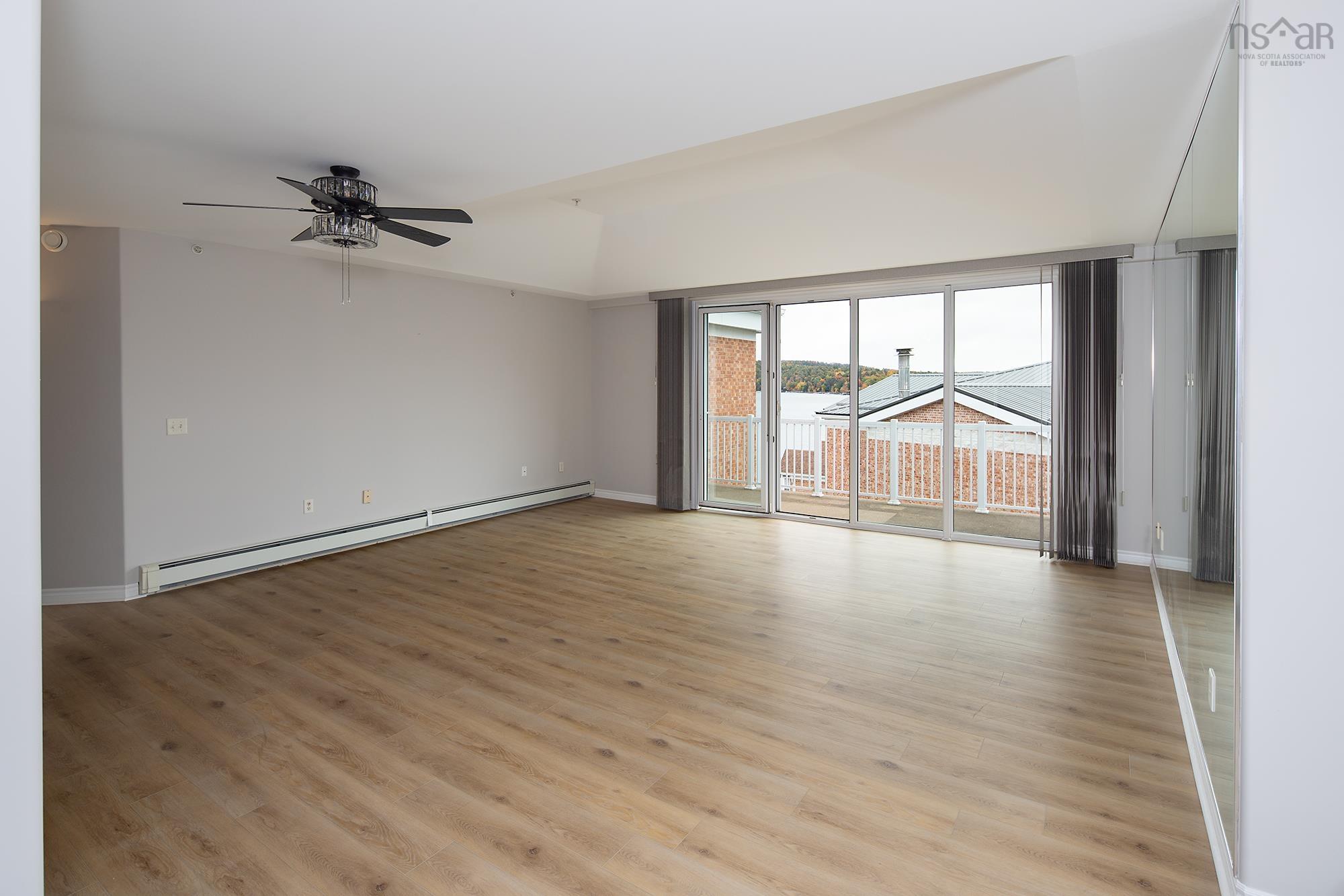 504 50 Waterfront Drive photo #8