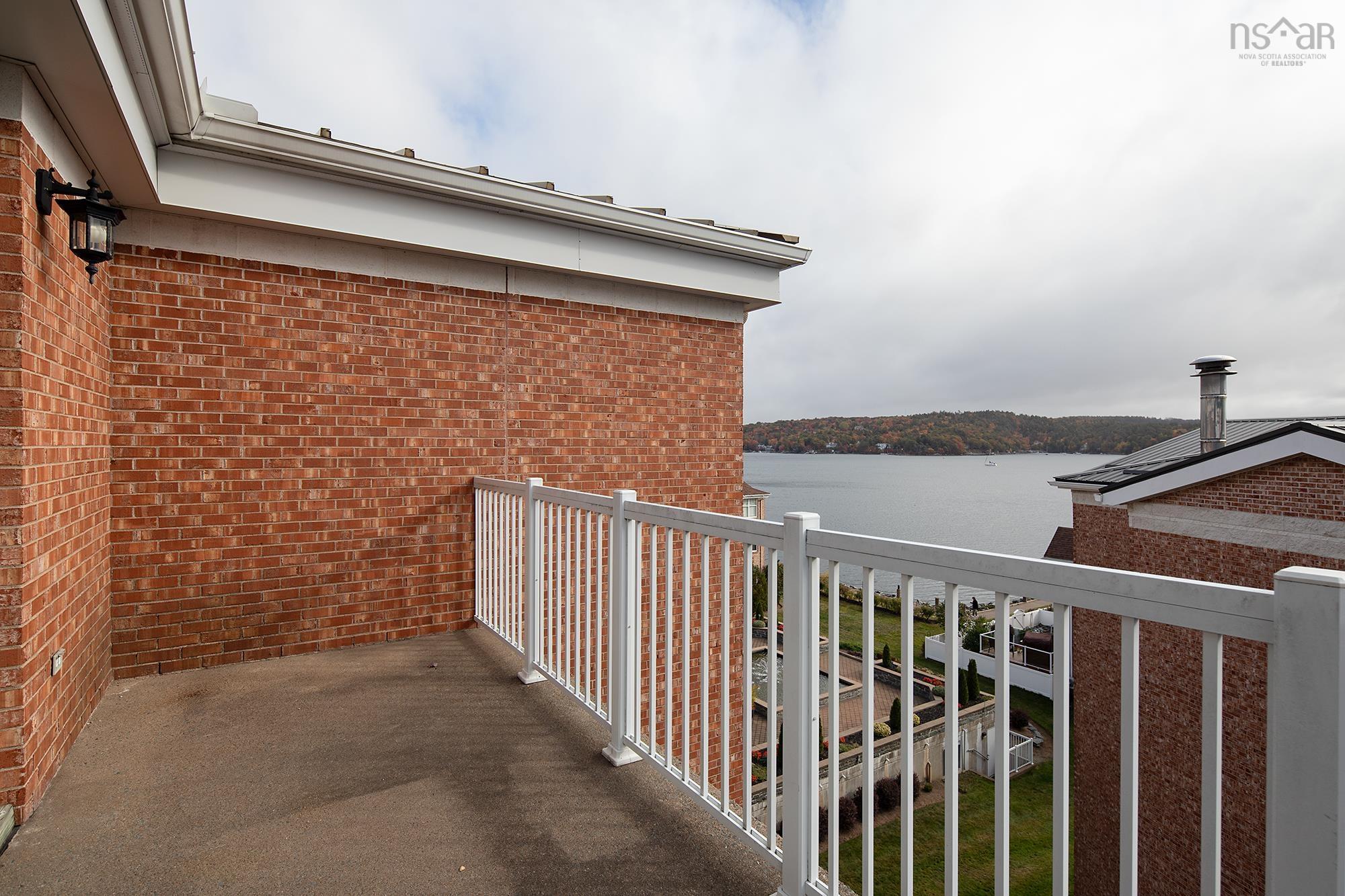 504 50 Waterfront Drive photo #9