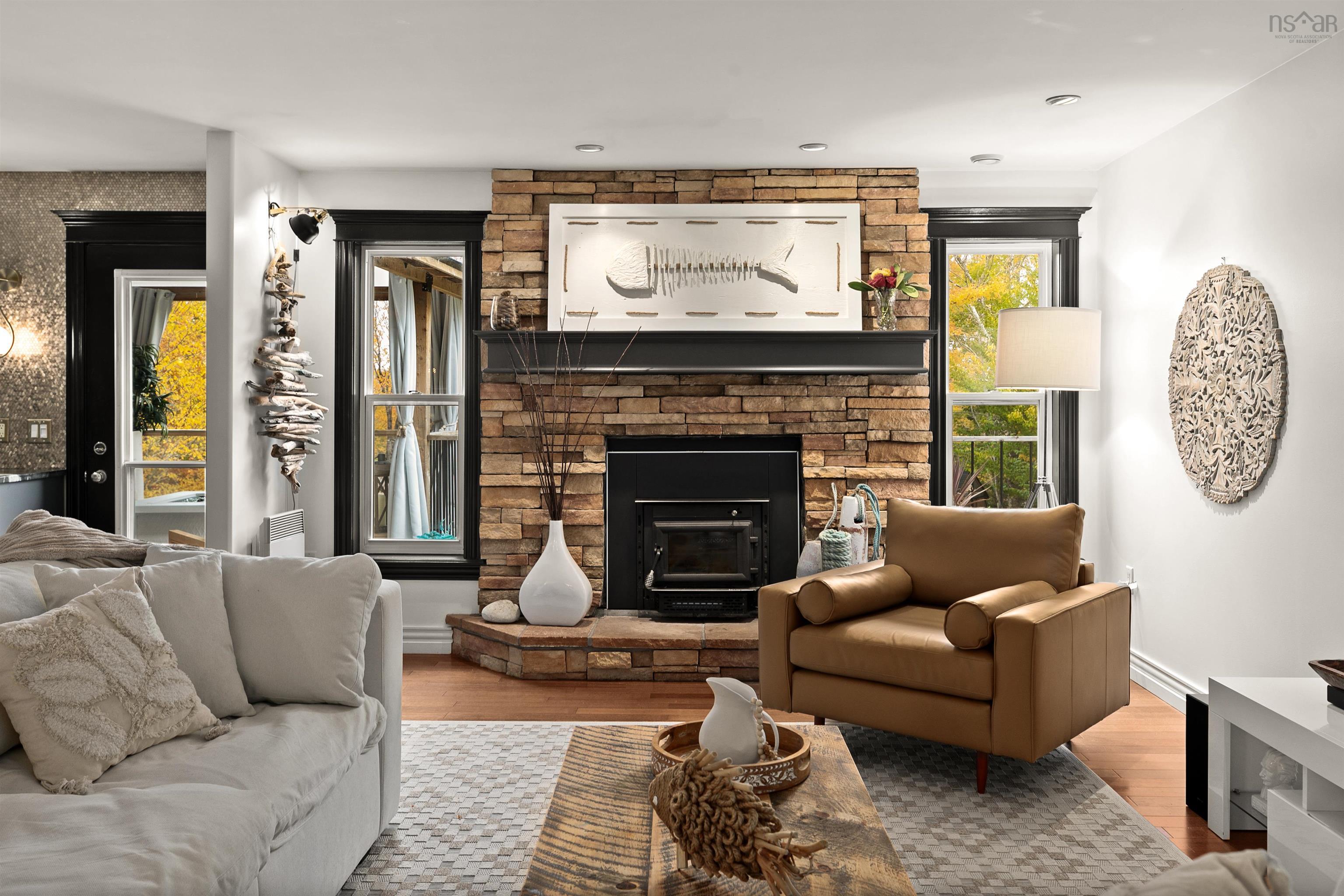 390 Gleneagles Drive photo #11