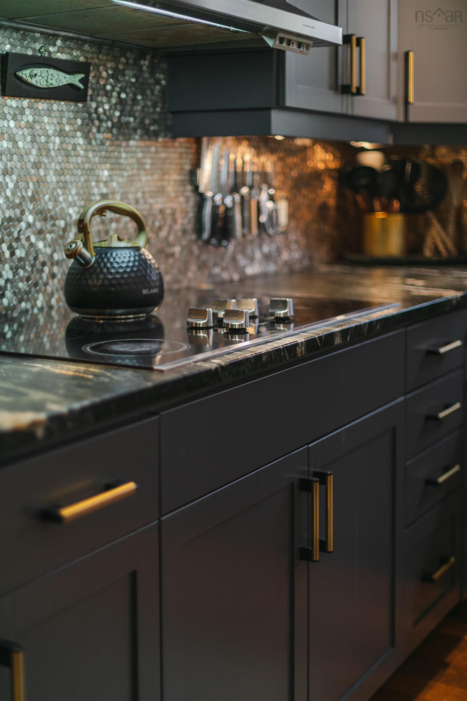 390 Gleneagles Drive photo #16