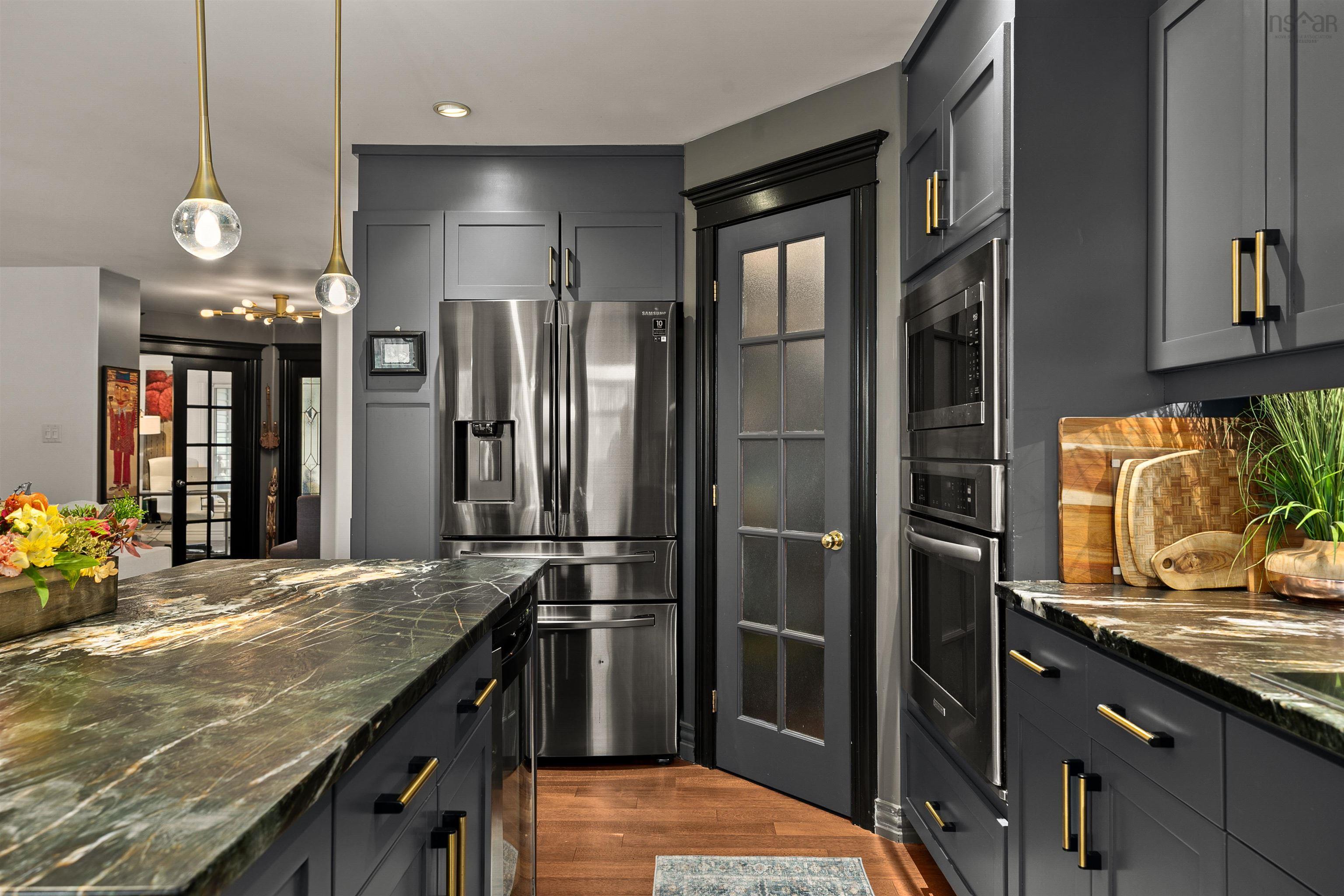 390 Gleneagles Drive photo #18