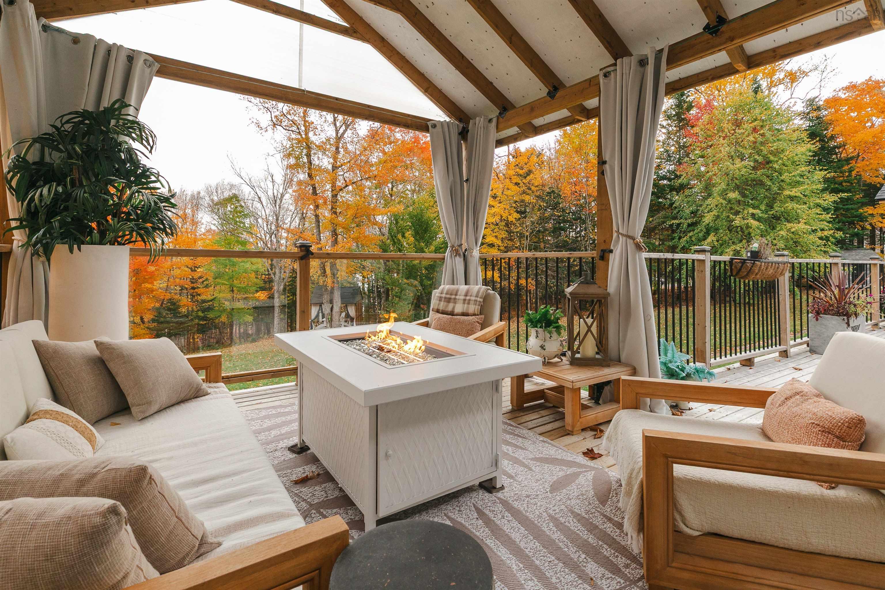 390 Gleneagles Drive photo #20