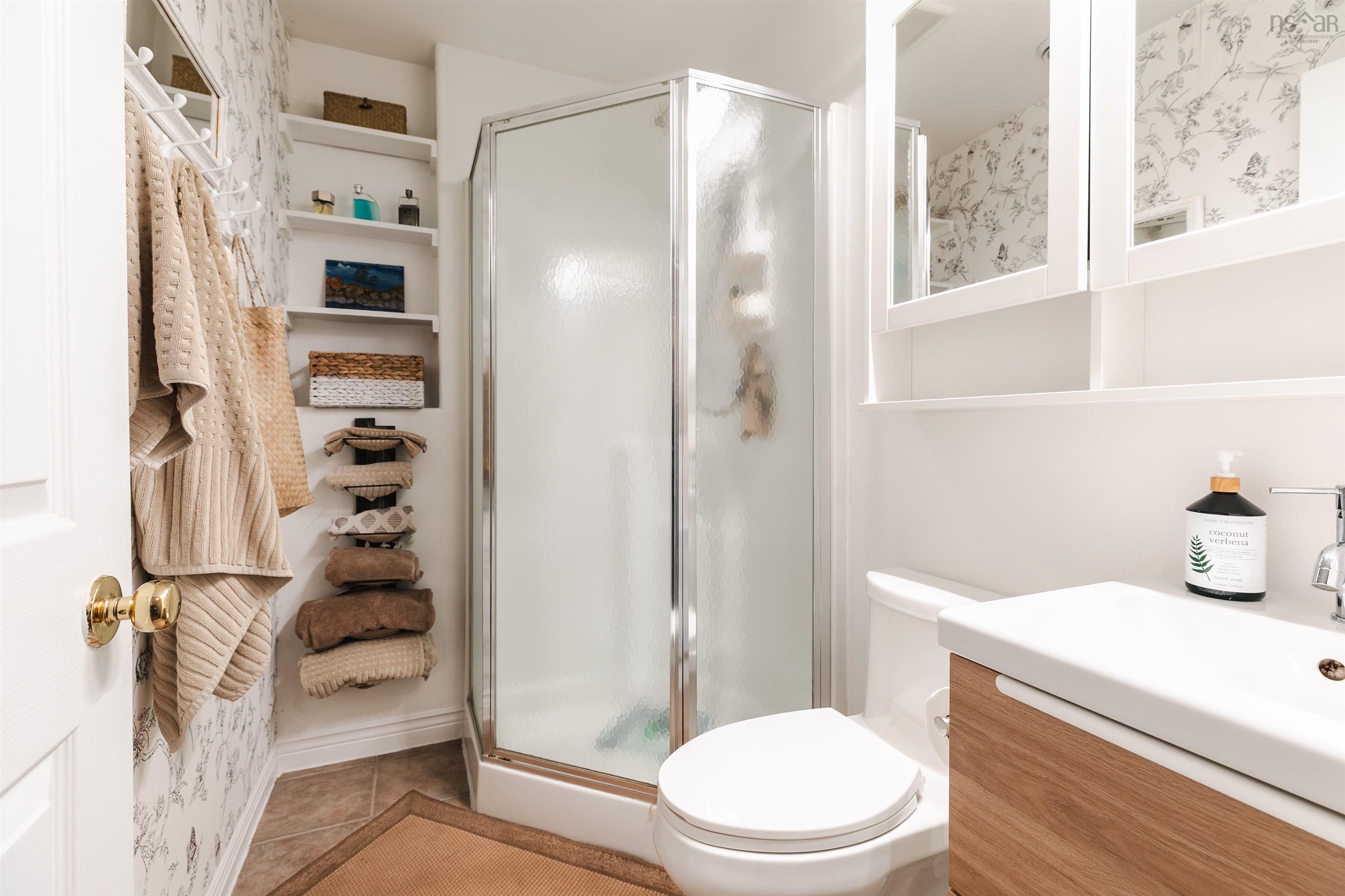 390 Gleneagles Drive photo #37