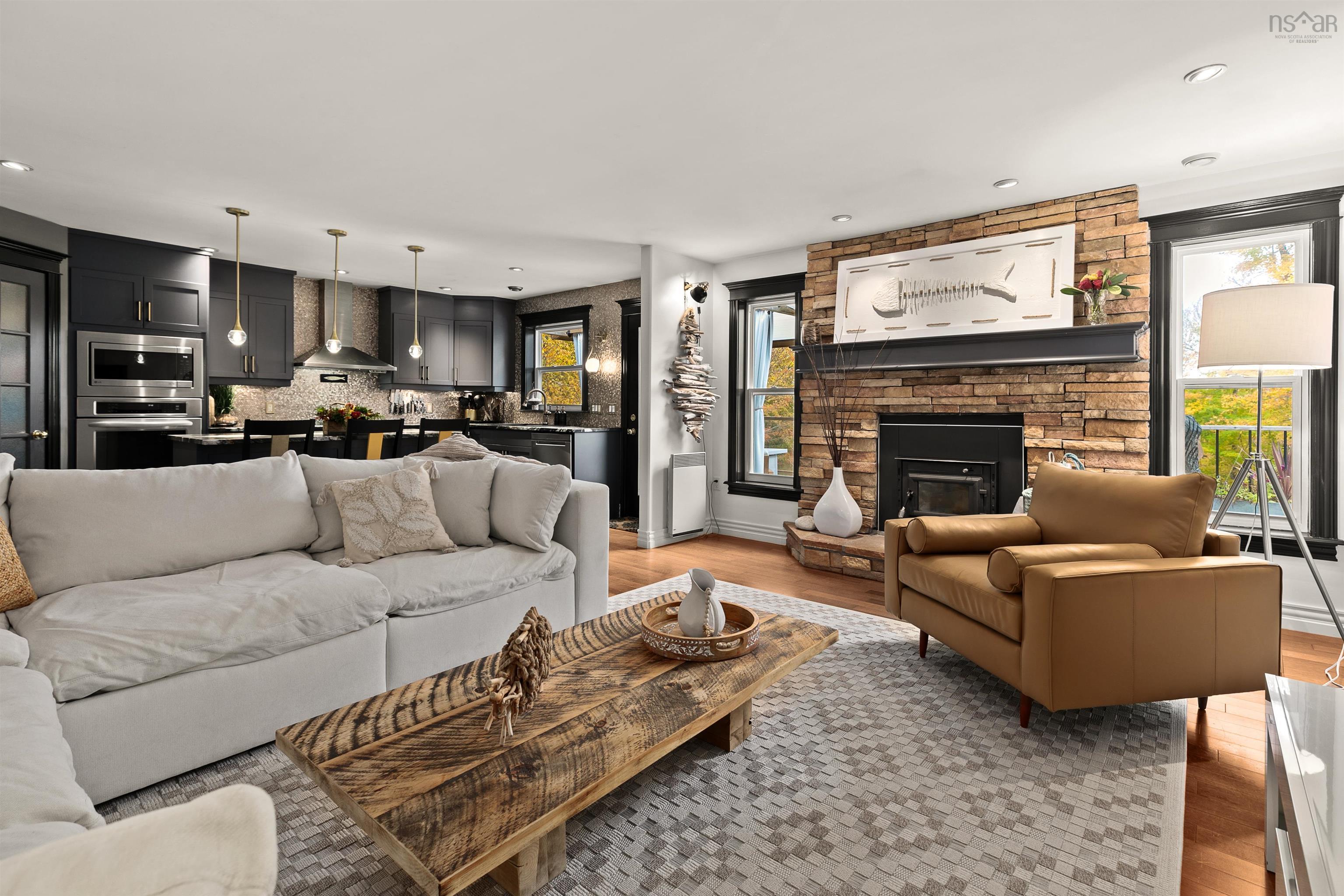 390 Gleneagles Drive photo #10