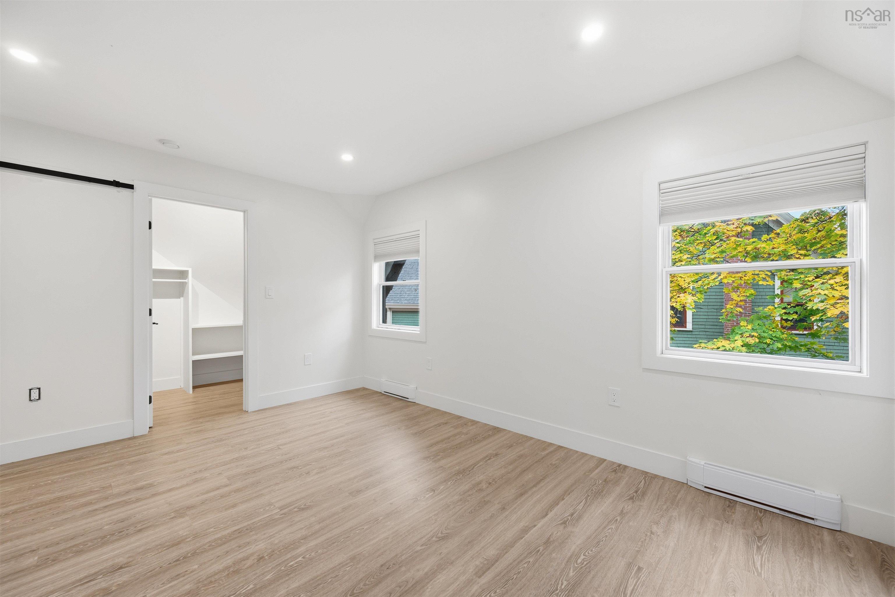 680 Shore Drive photo #20