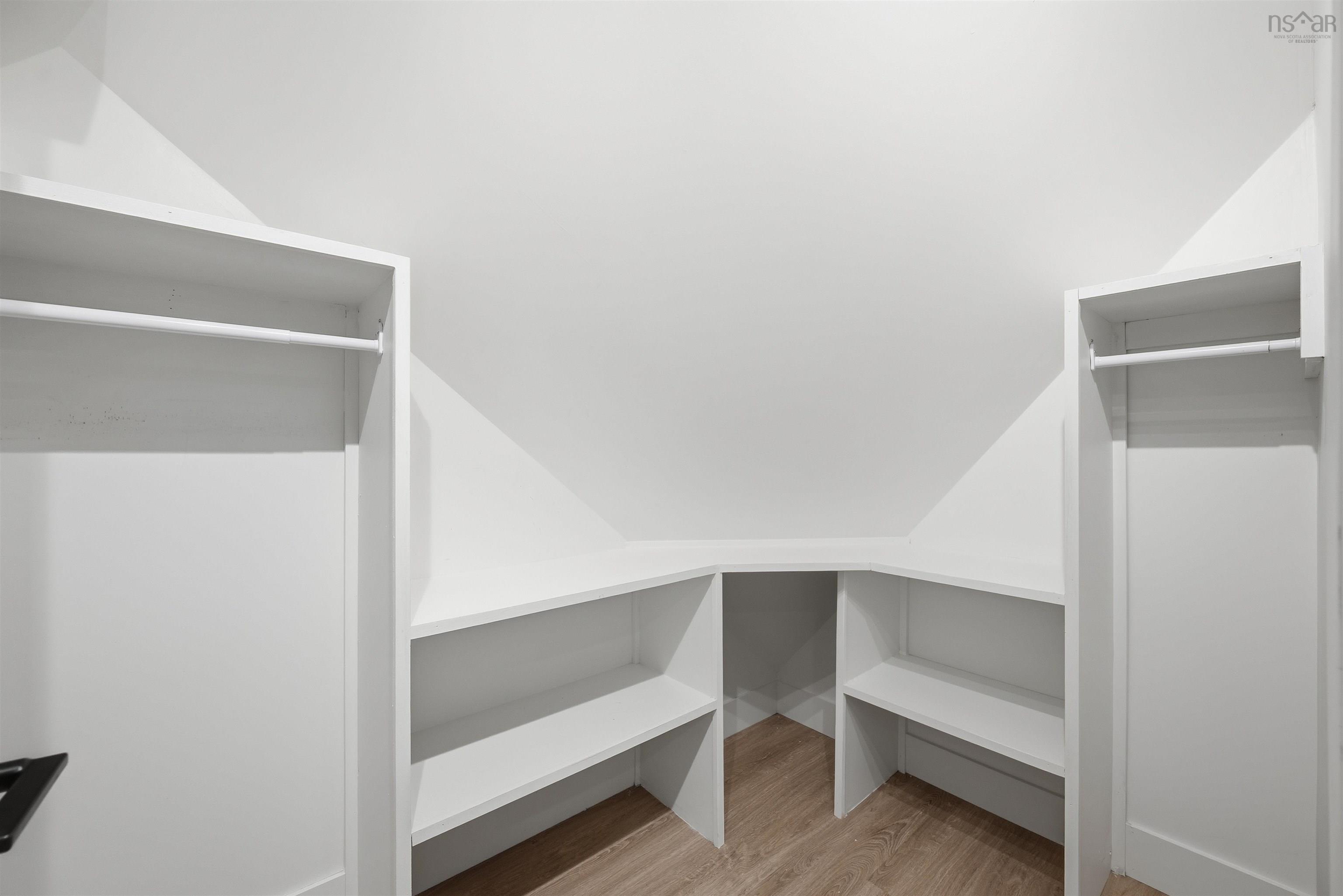 680 Shore Drive photo #22