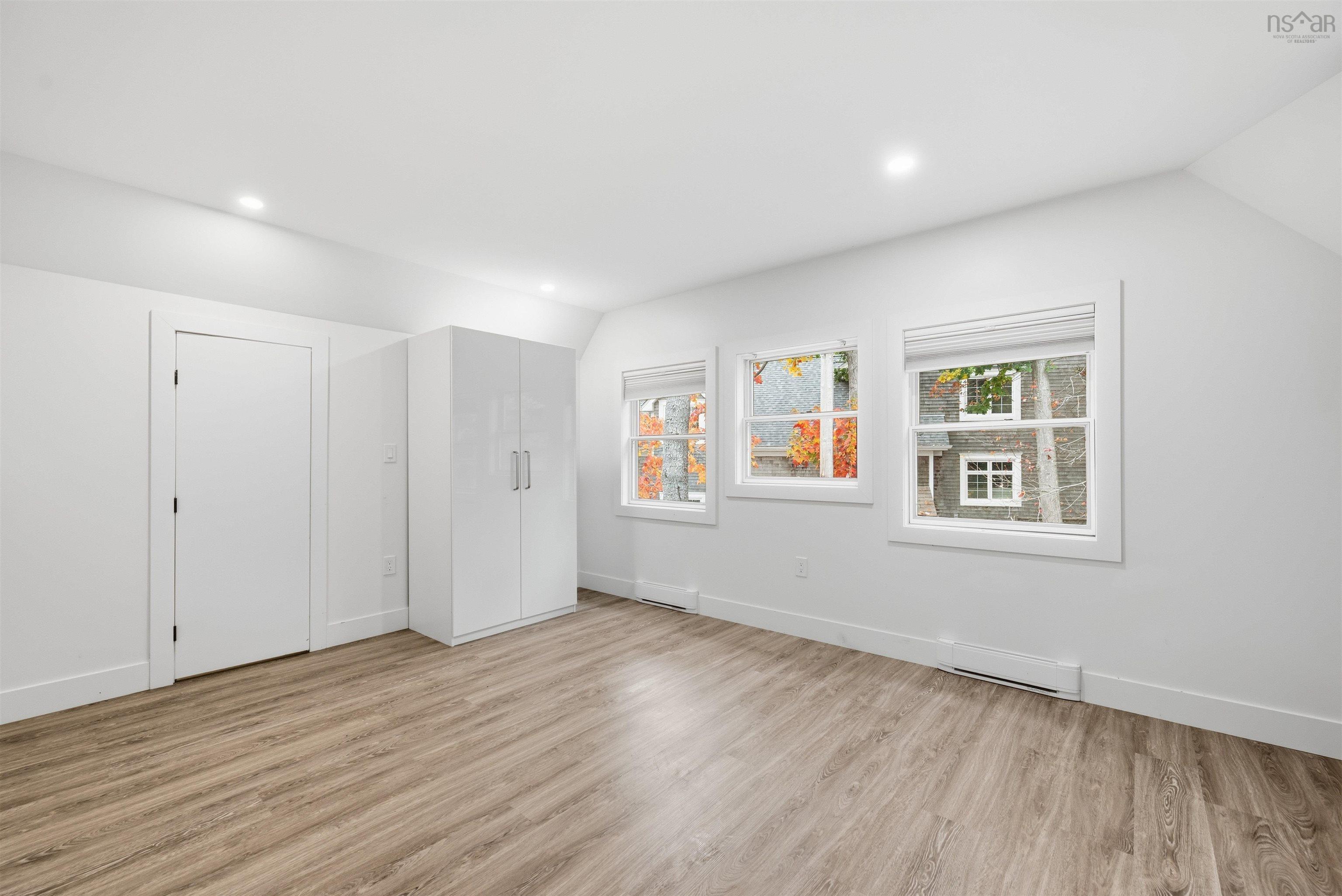 680 Shore Drive photo #24