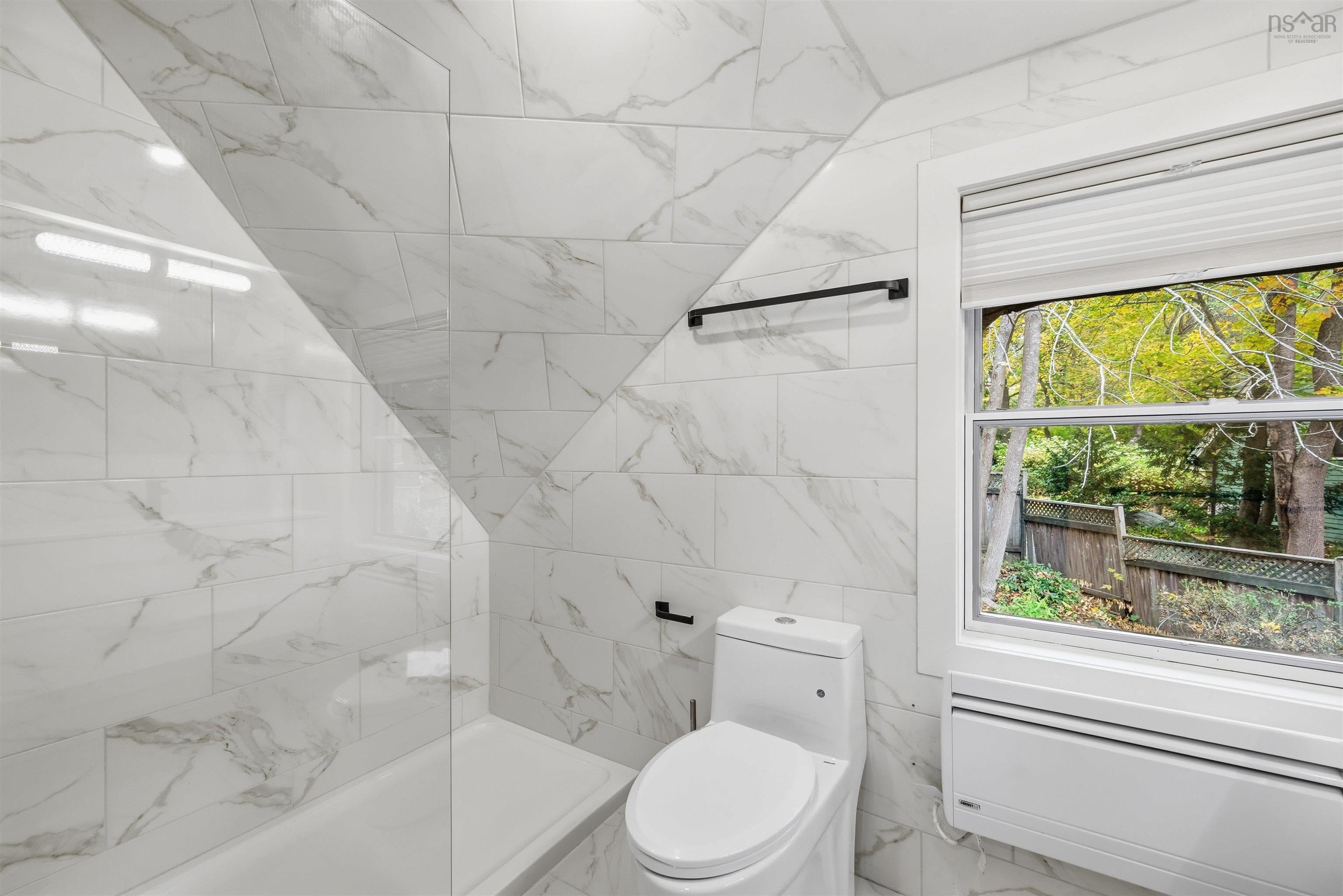 680 Shore Drive photo #27