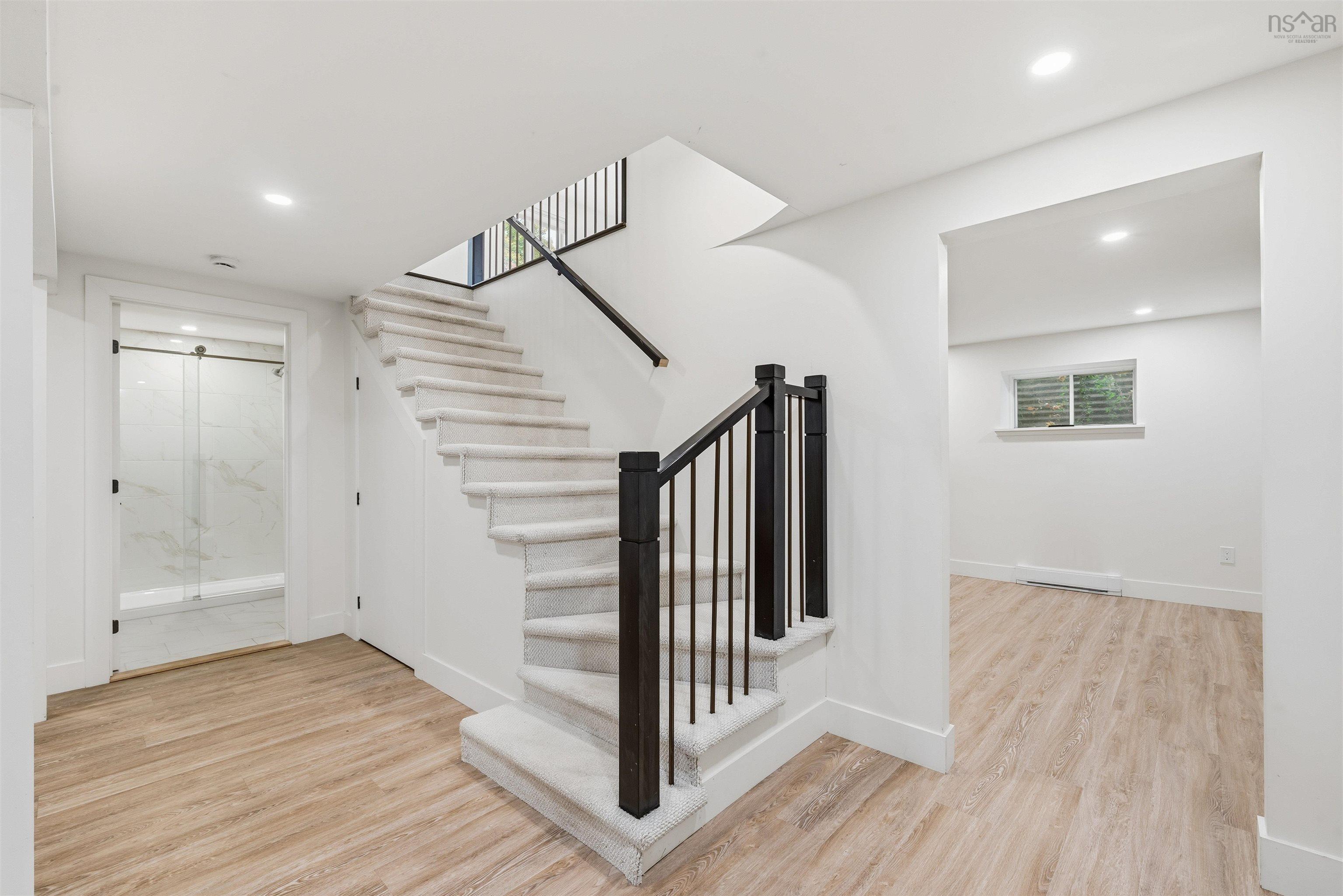 680 Shore Drive photo #29