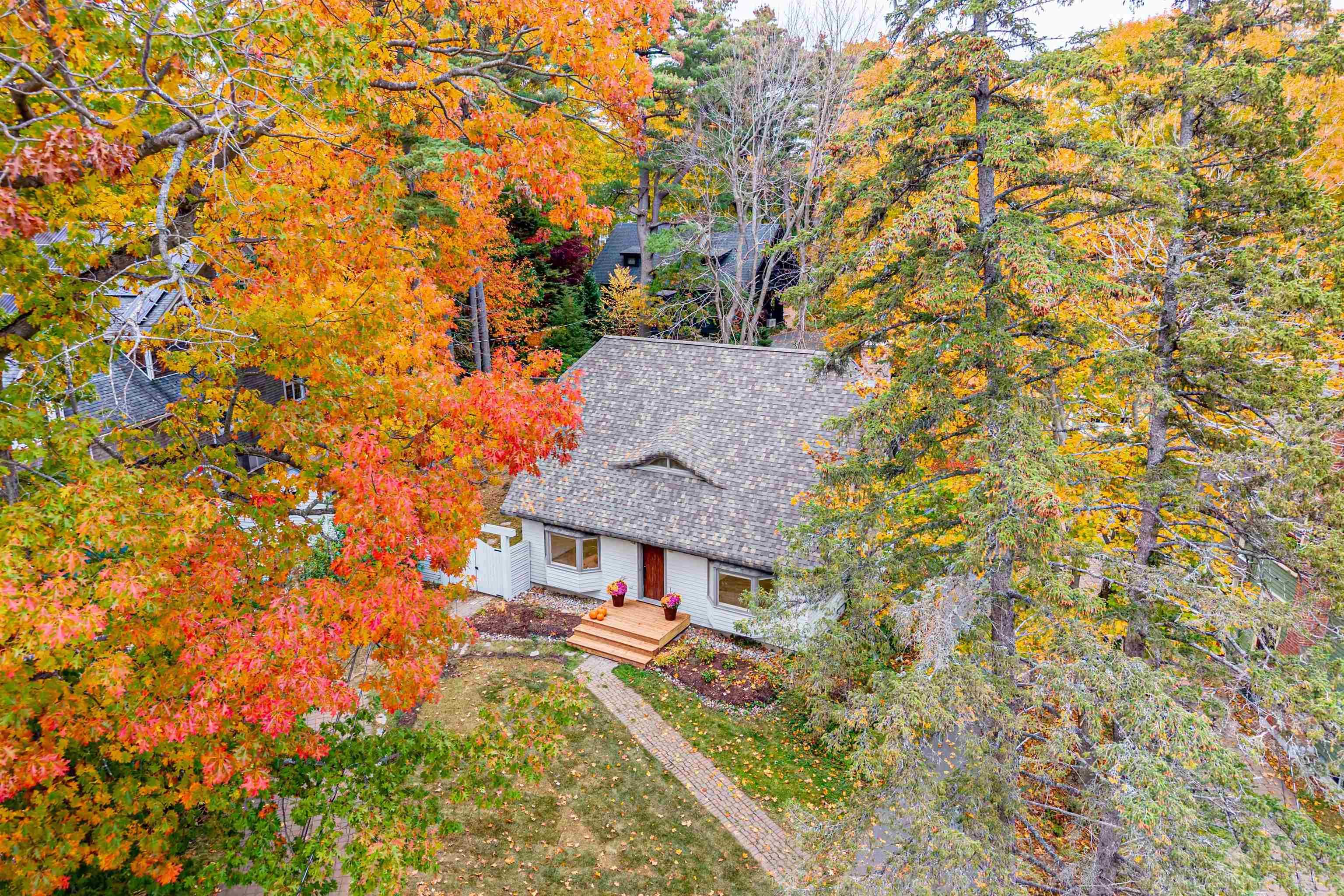 680 Shore Drive photo #4