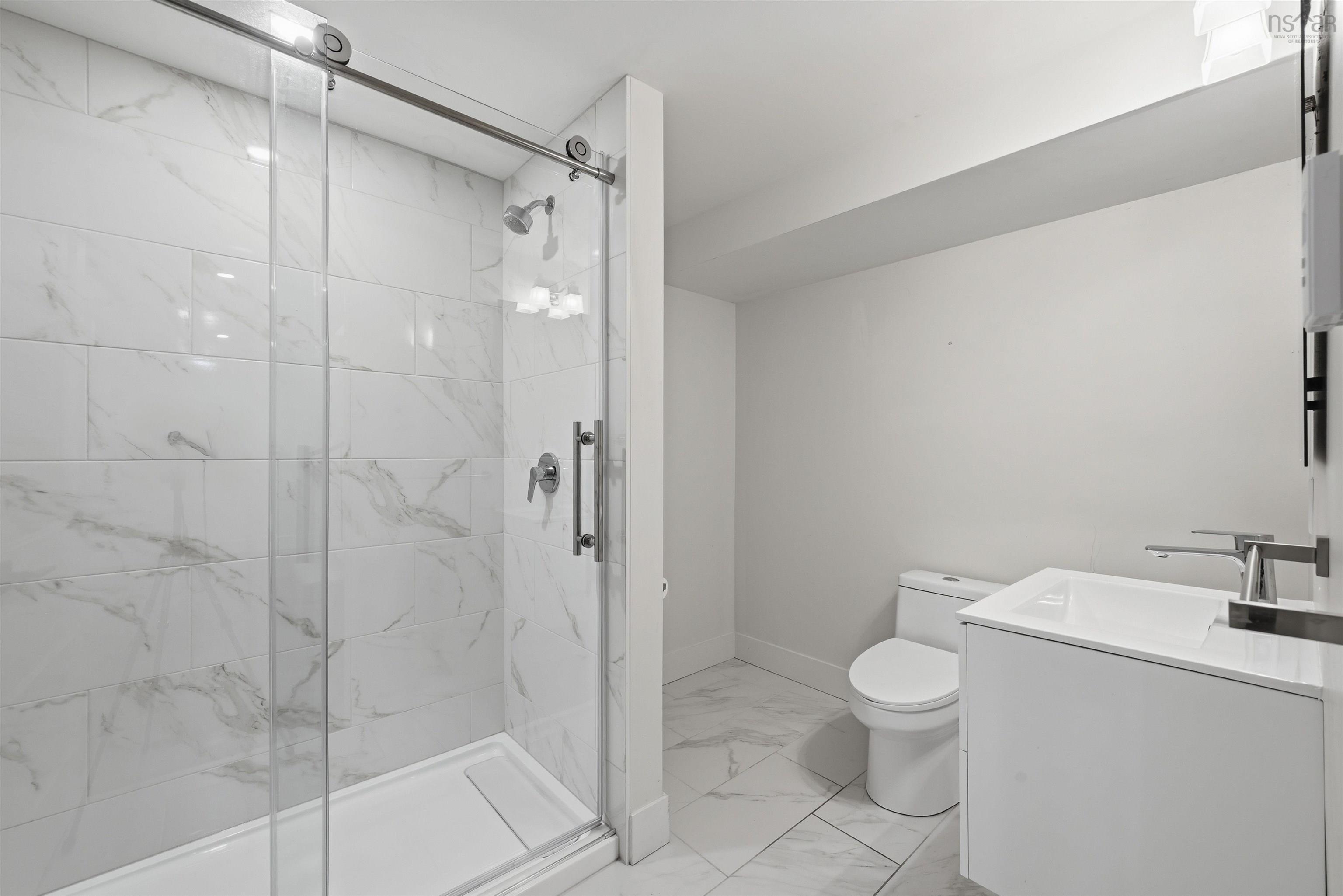 680 Shore Drive photo #34