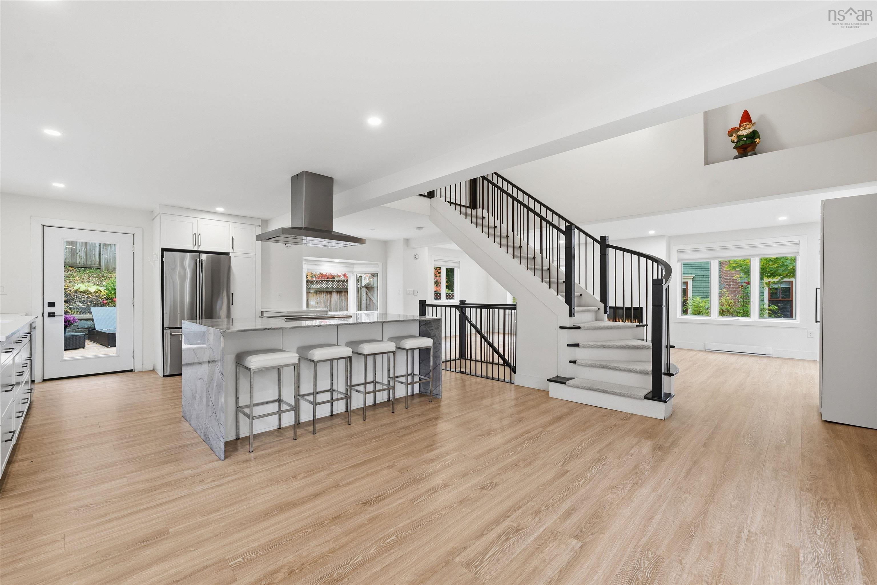 680 Shore Drive photo #6