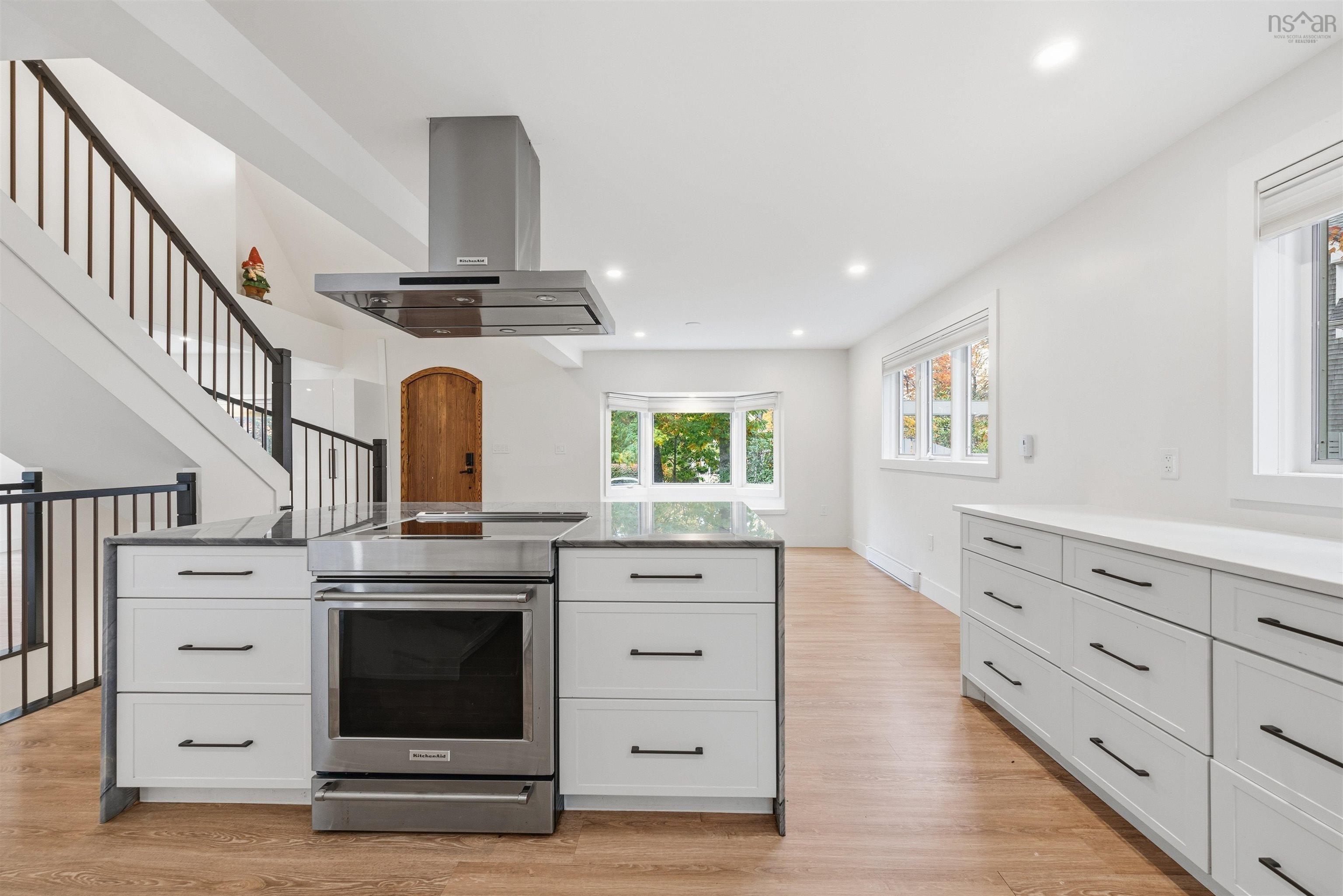 680 Shore Drive photo #8