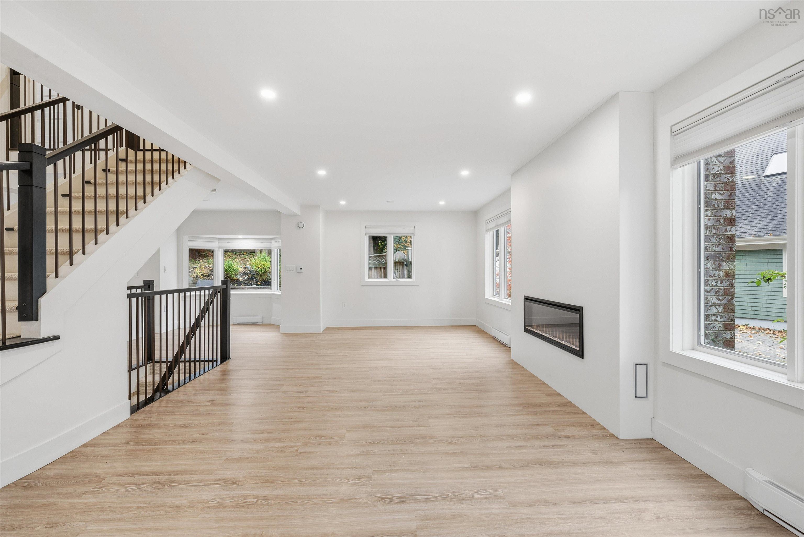 680 Shore Drive photo #10