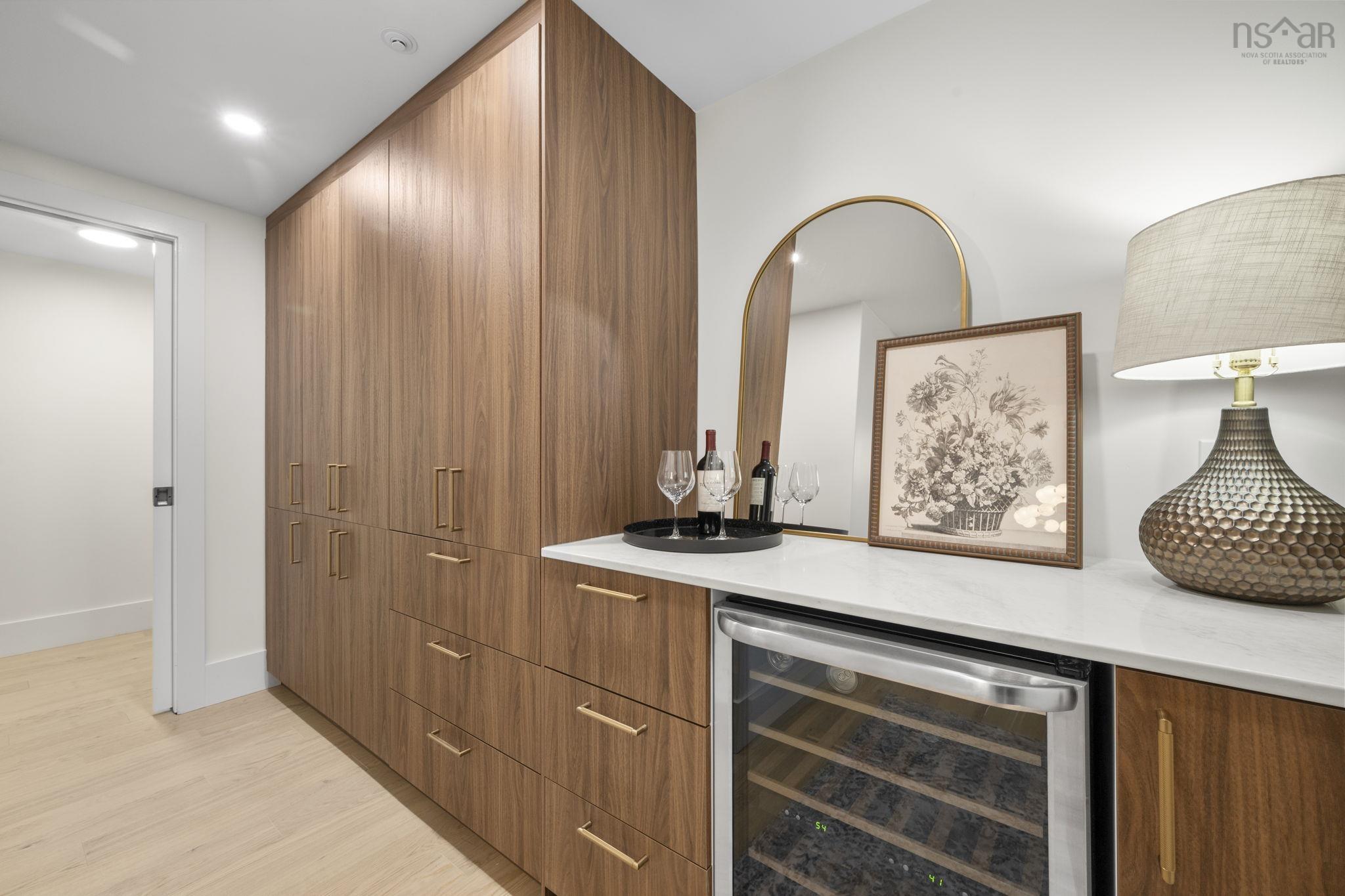 604 1540 Summer Street photo #16