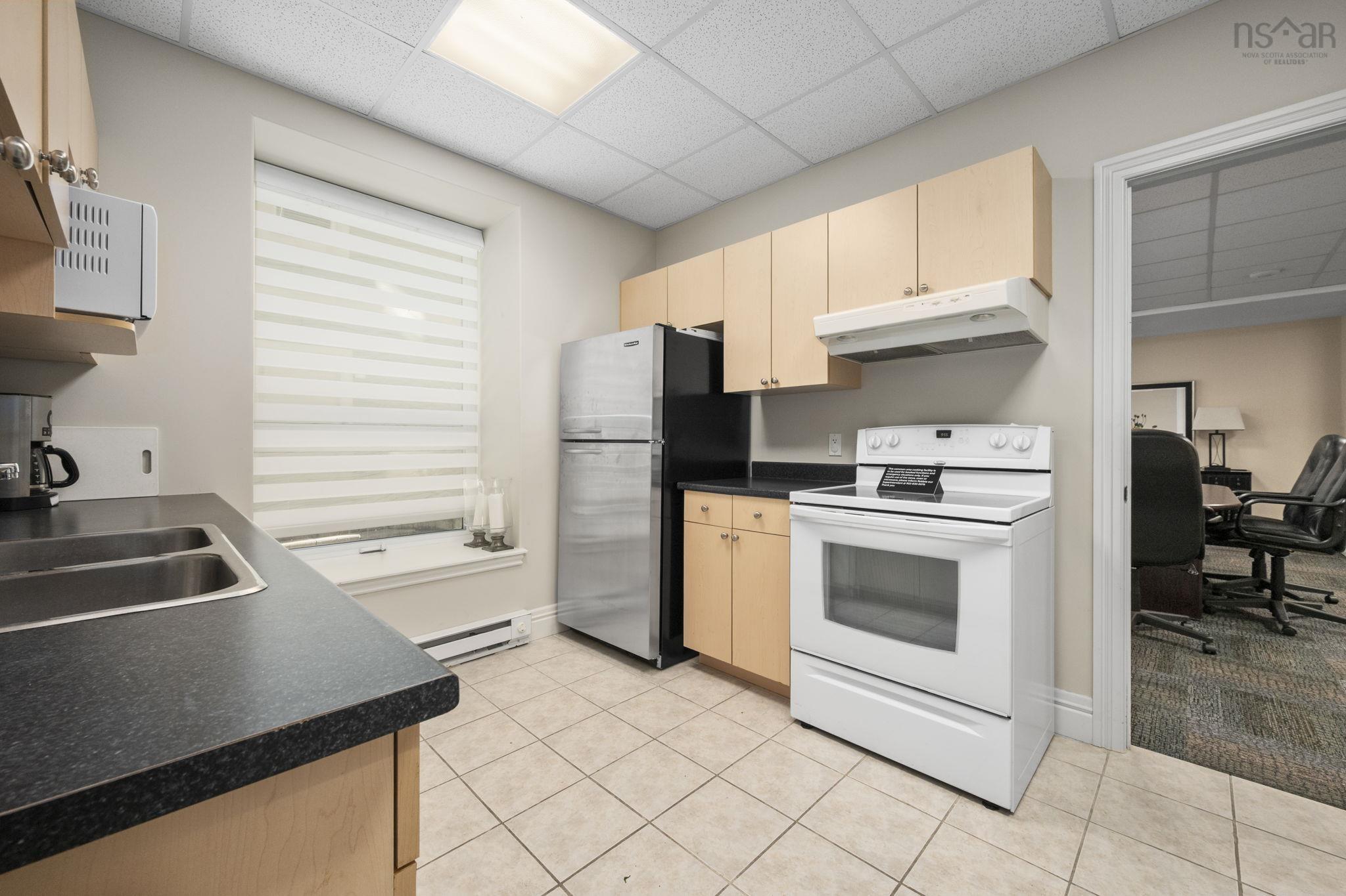 604 1540 Summer Street photo #42