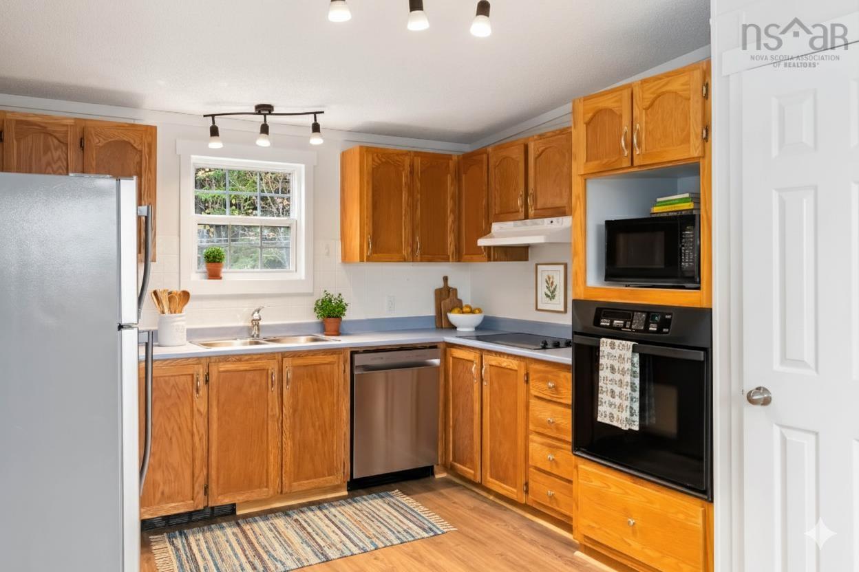 899 East Jeddore Road photo #5