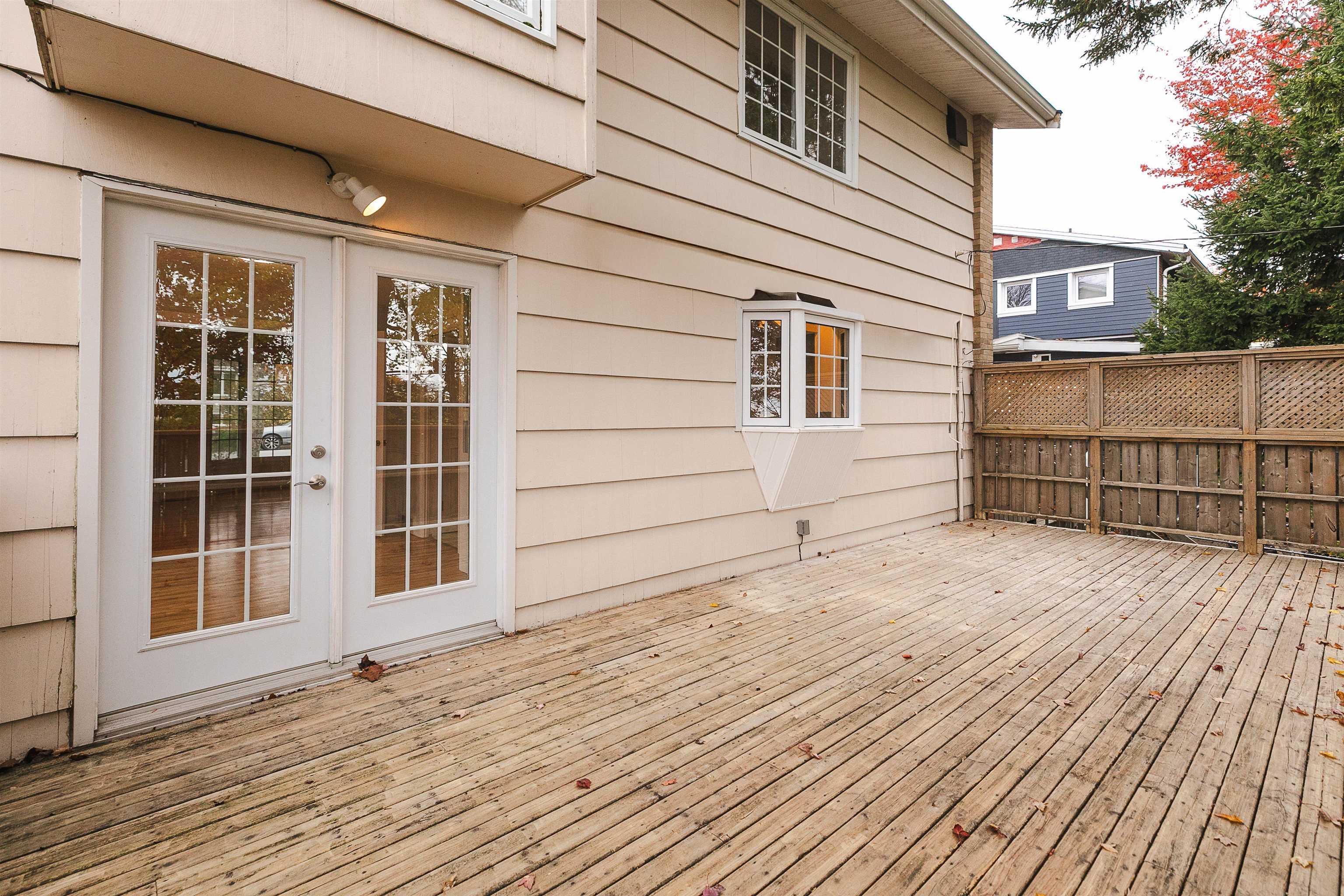 43 Deepwood Crescent photo #29