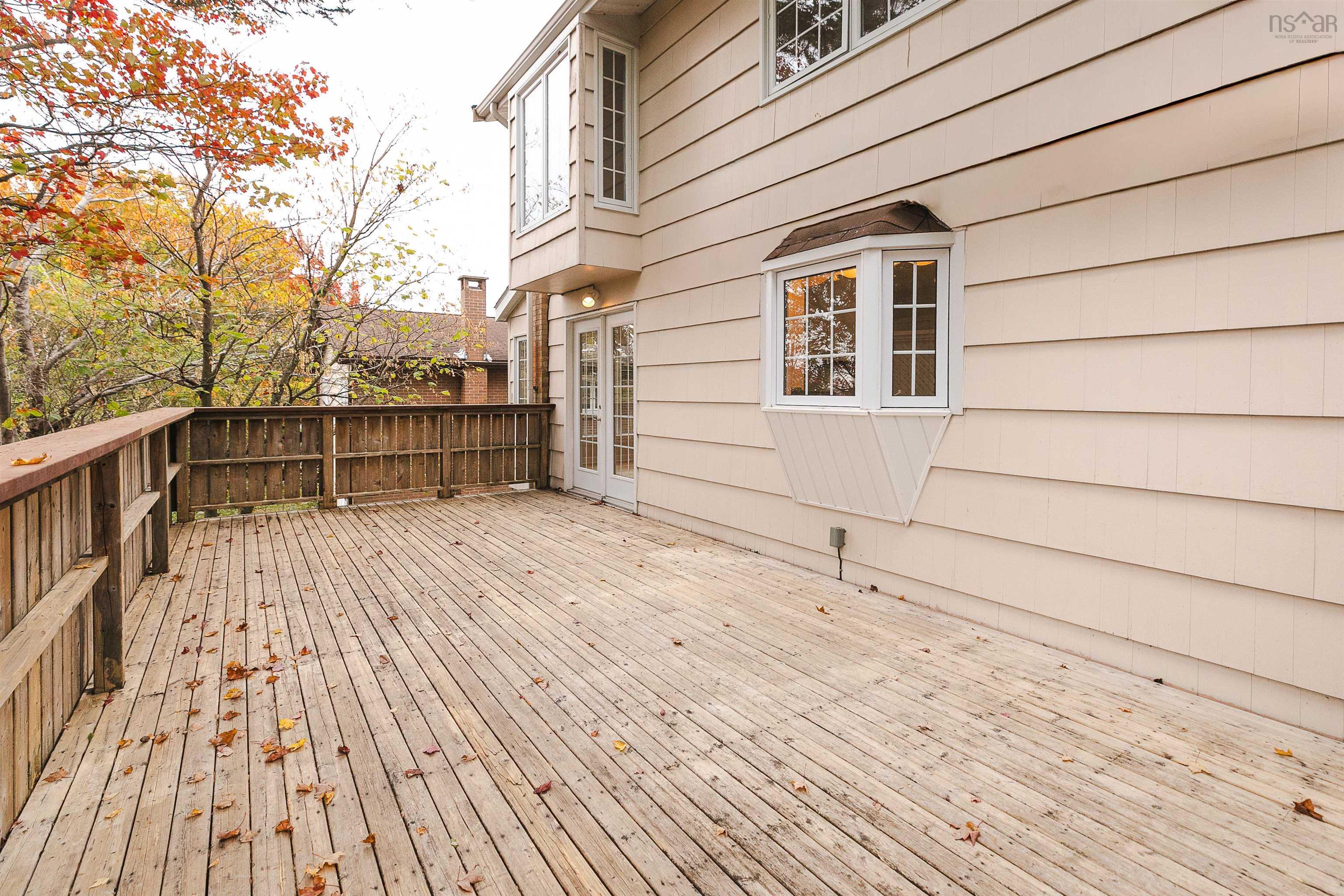 43 Deepwood Crescent photo #30