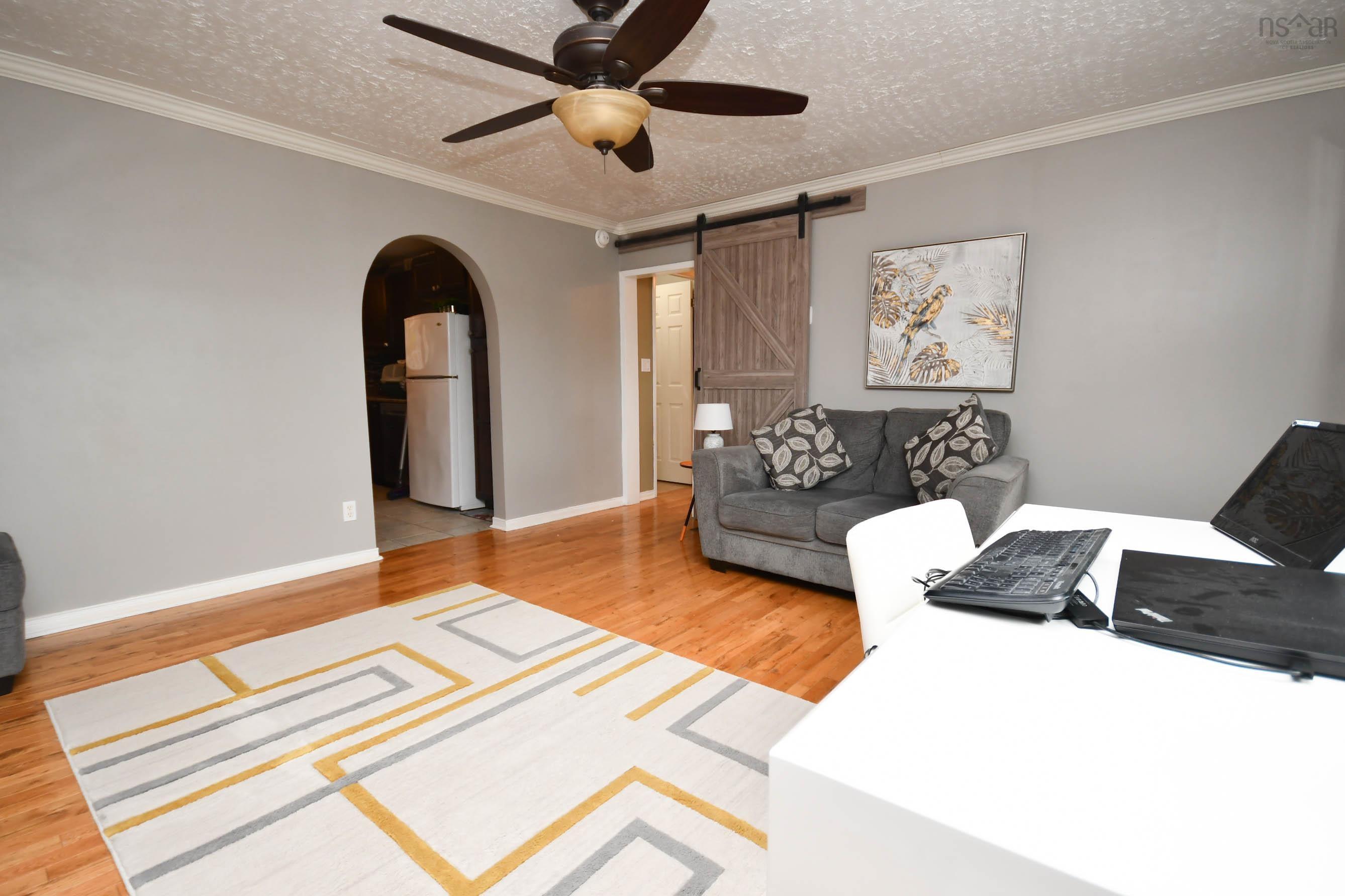 180 Lakeview Avenue photo #12