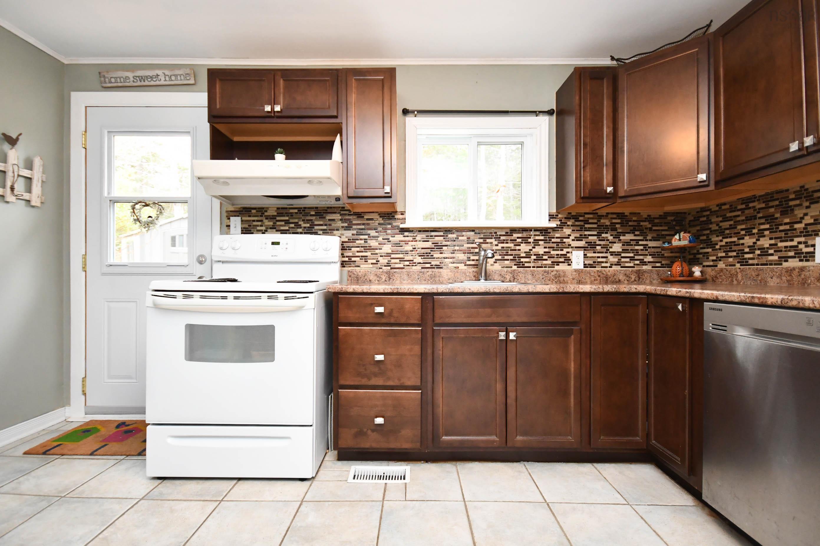 180 Lakeview Avenue photo #14