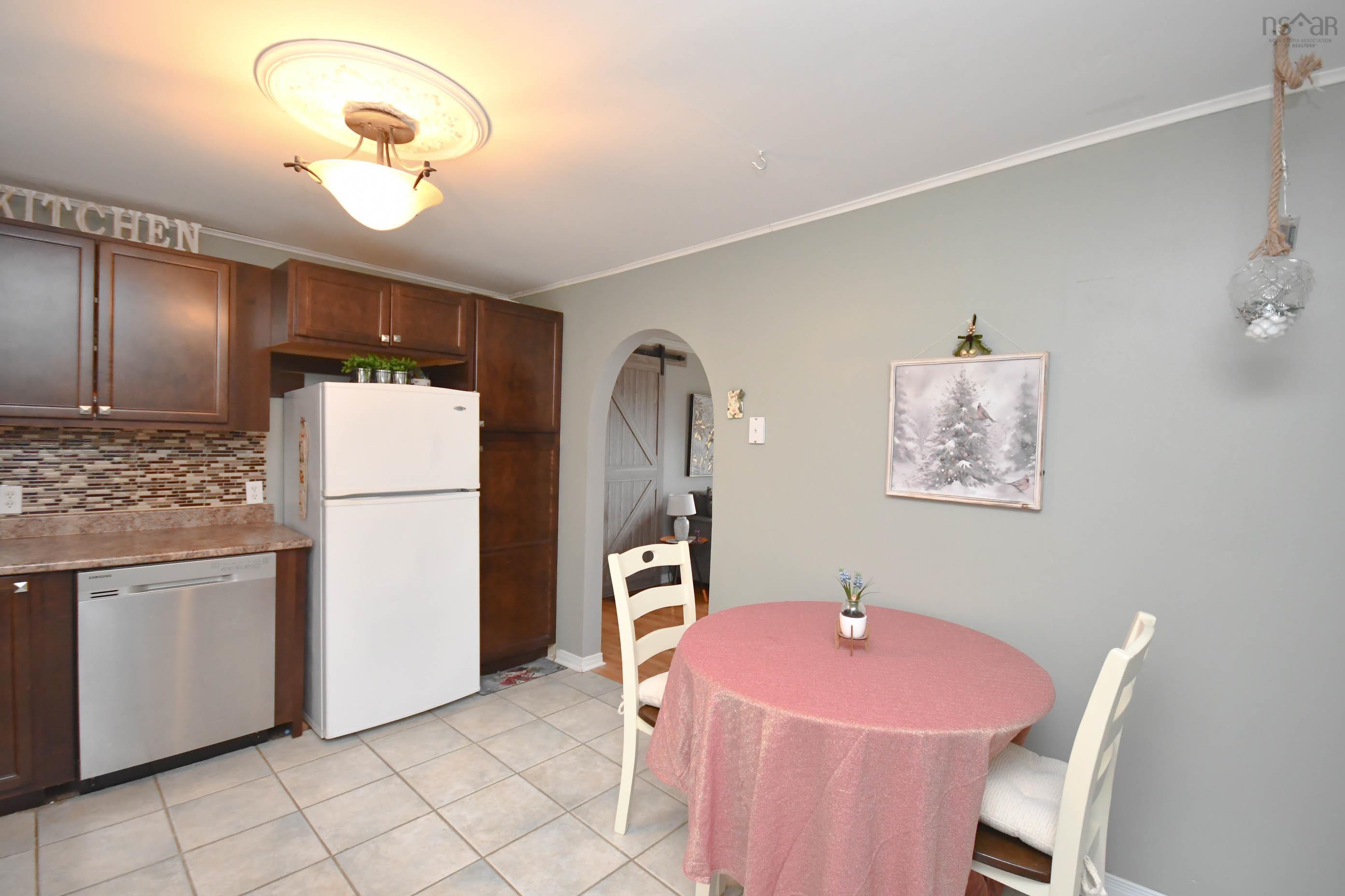 180 Lakeview Avenue photo #16