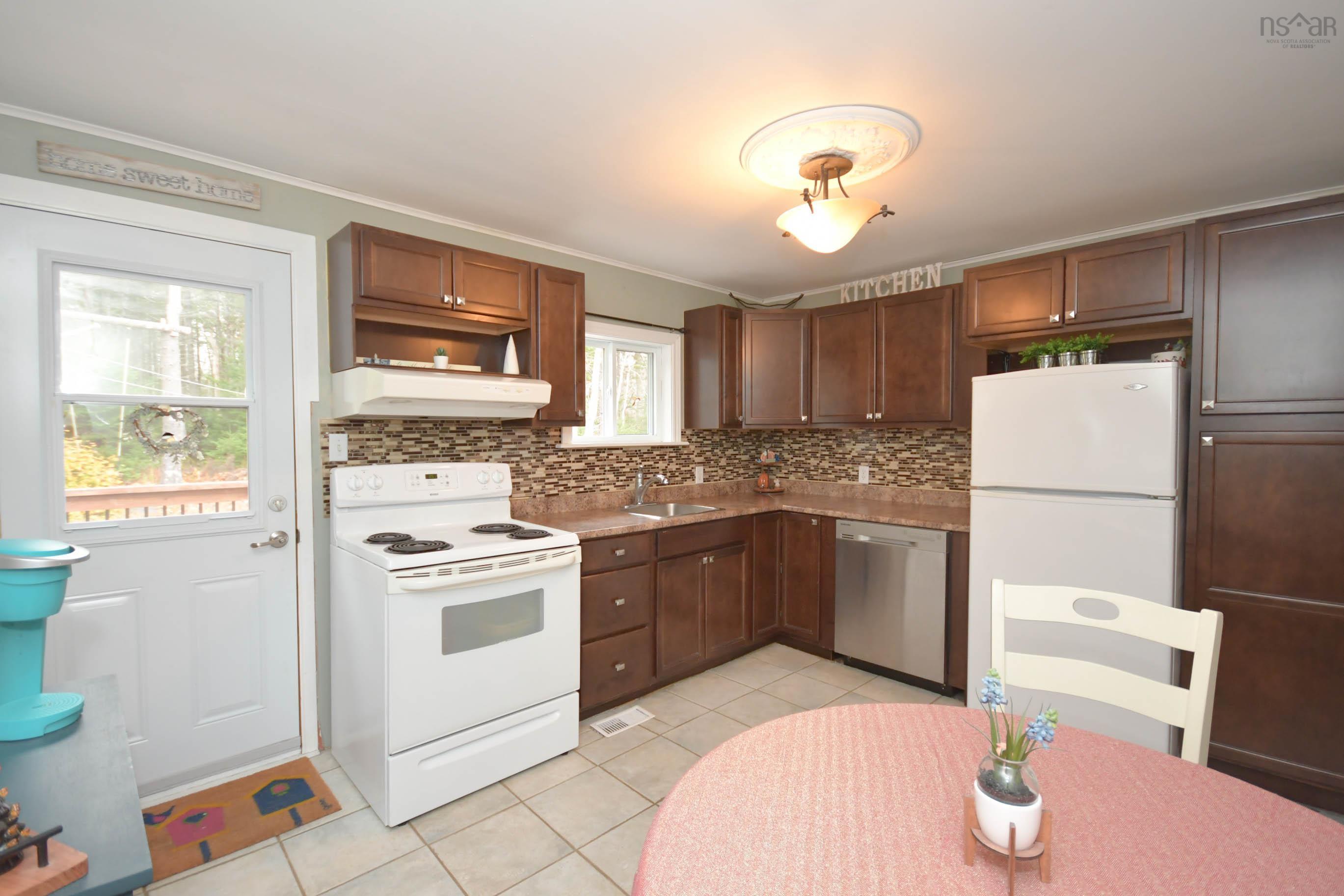 180 Lakeview Avenue photo #18