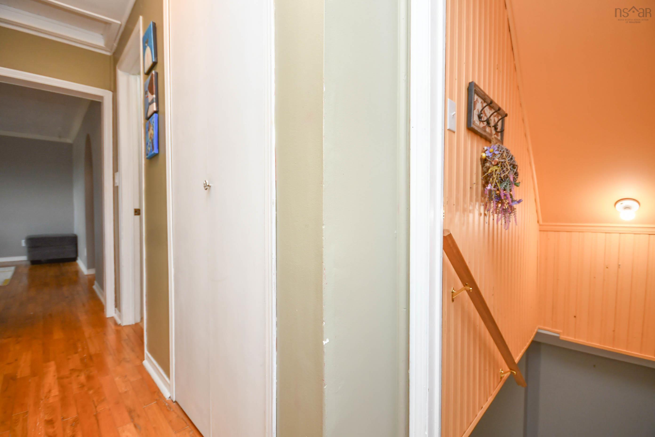 180 Lakeview Avenue photo #27