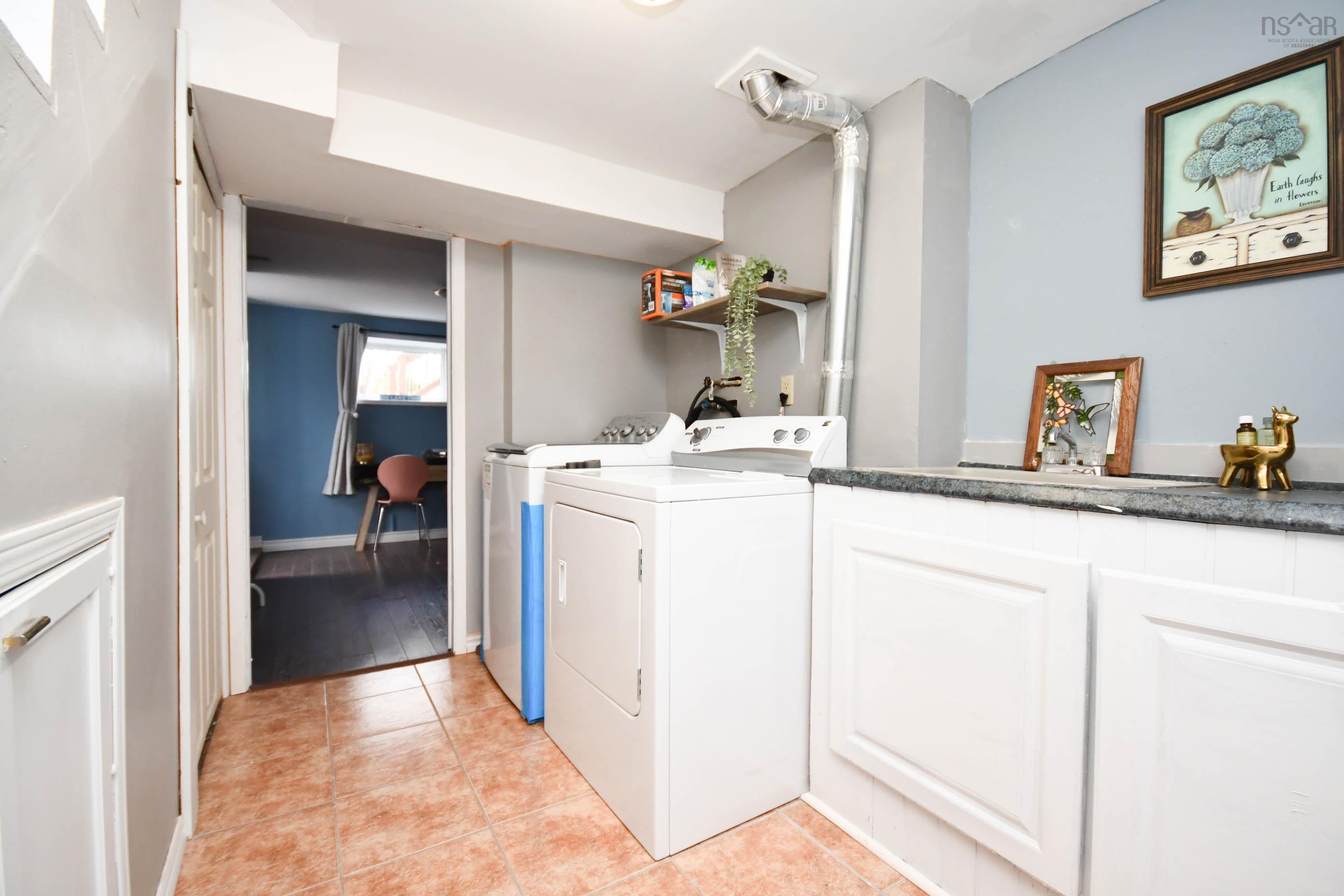 180 Lakeview Avenue photo #28