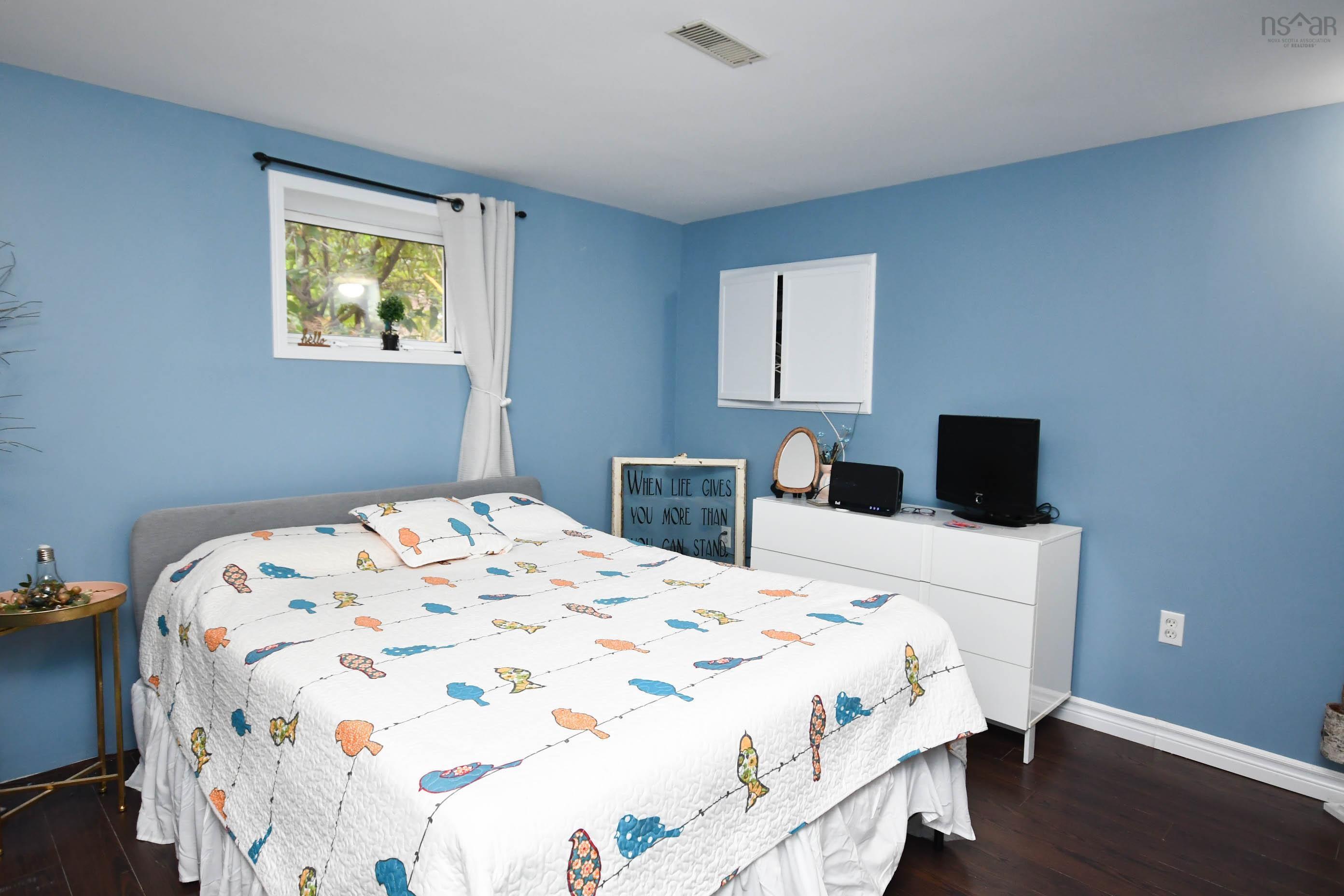 180 Lakeview Avenue photo #31