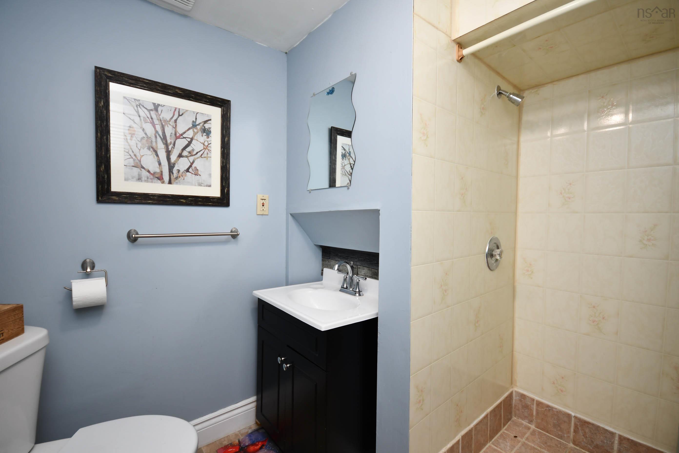 180 Lakeview Avenue photo #34