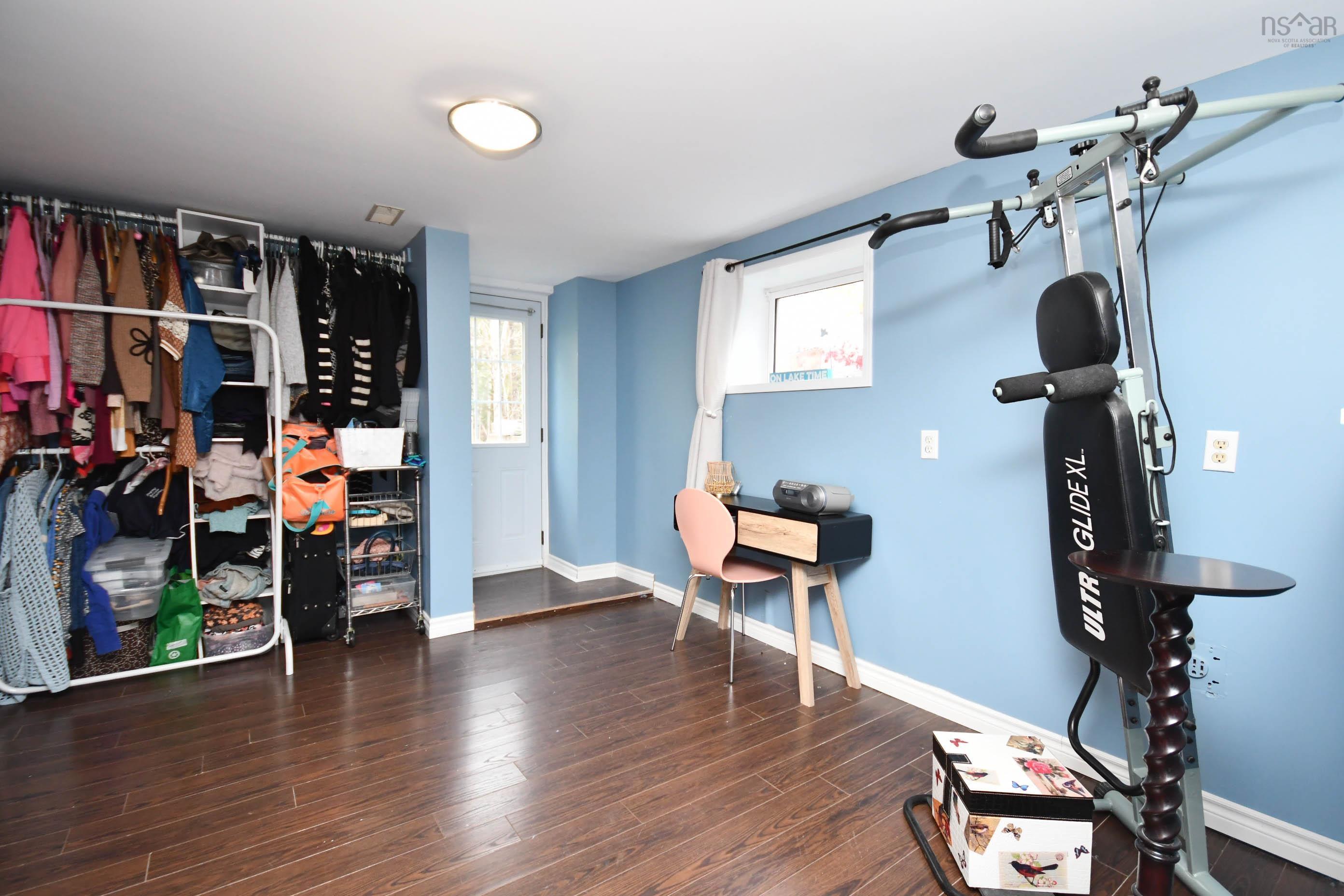 180 Lakeview Avenue photo #37