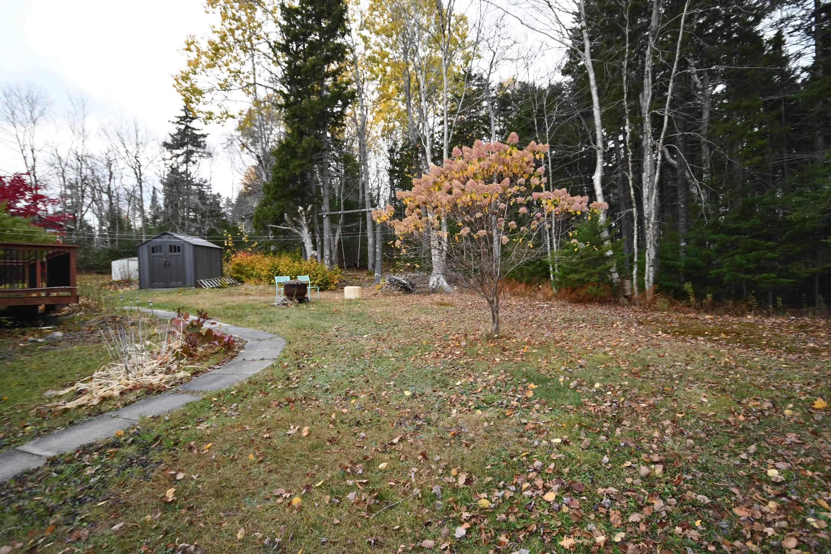 180 Lakeview Avenue photo #42