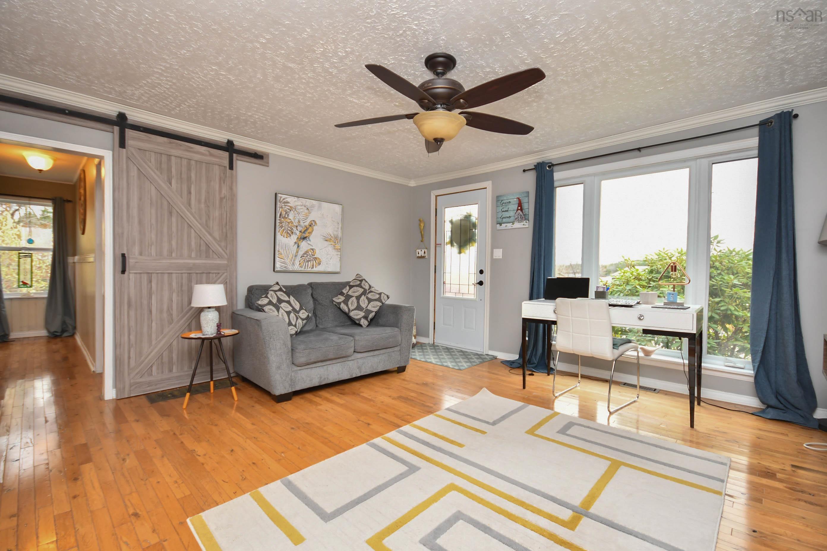 180 Lakeview Avenue photo #9