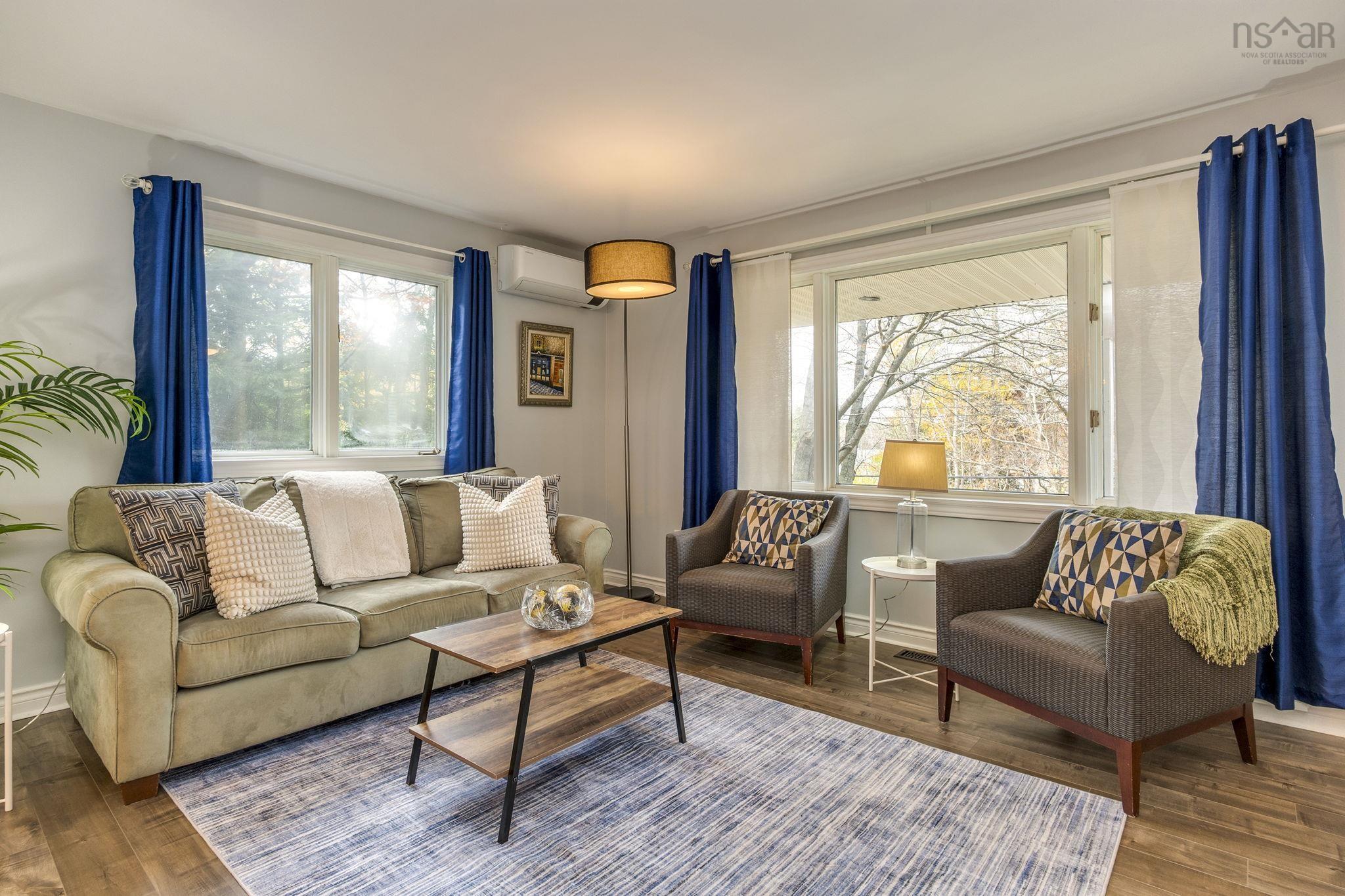 7 Lake Charles Drive photo #4