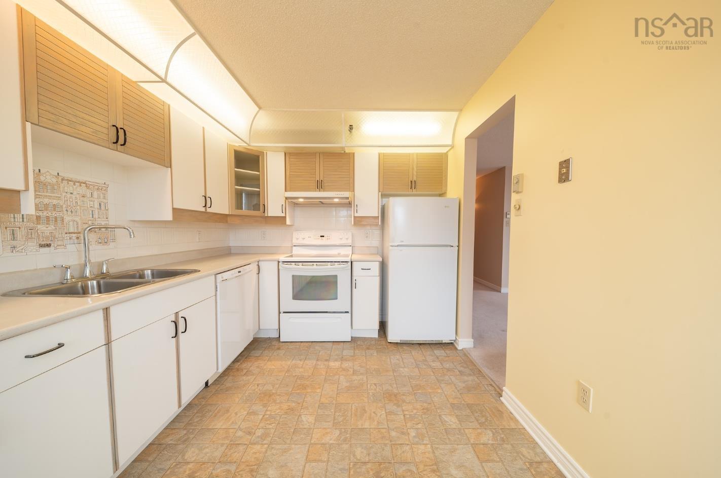 312 85 Spinnaker Drive photo #9