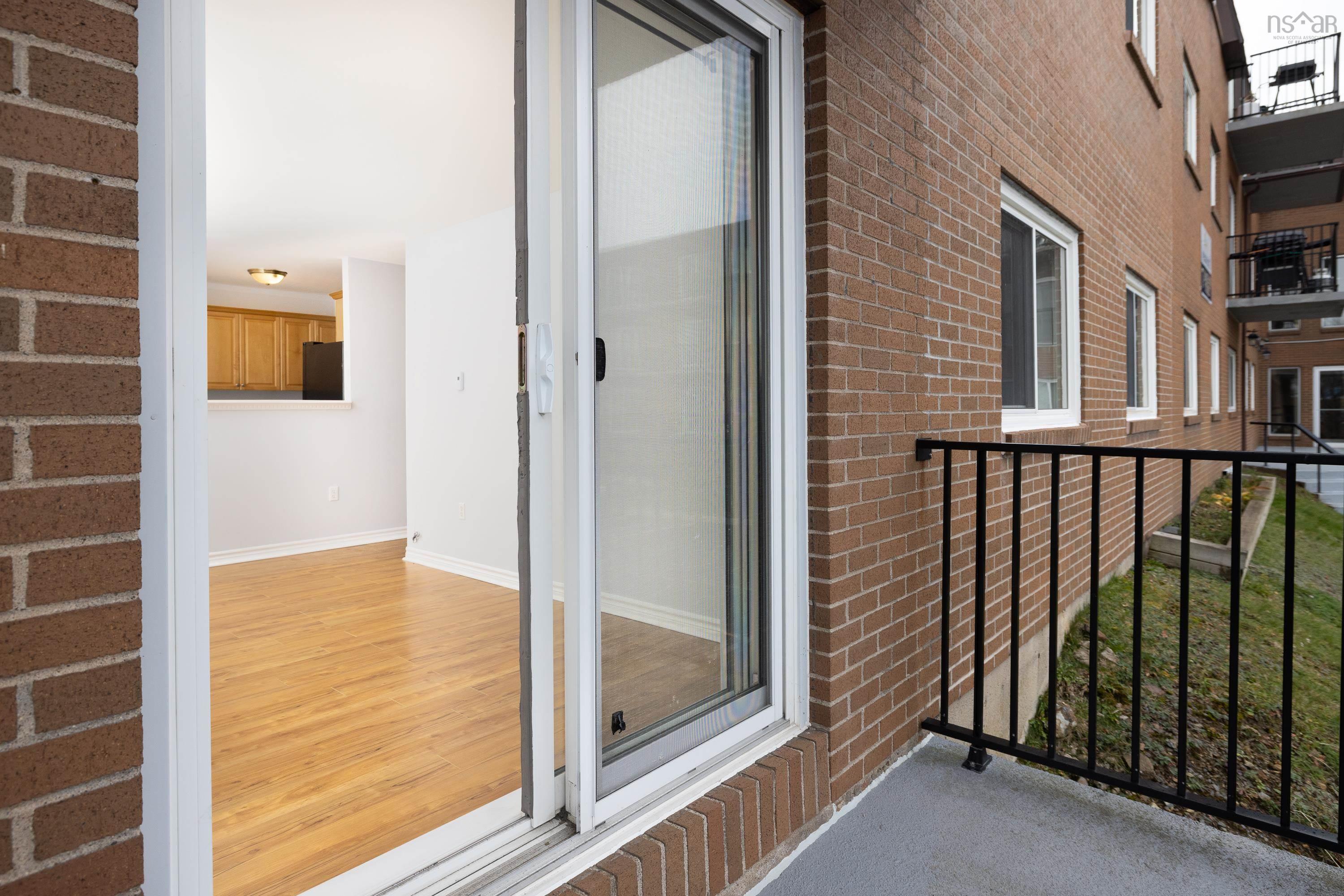 111 7 Jamieson Street photo #20