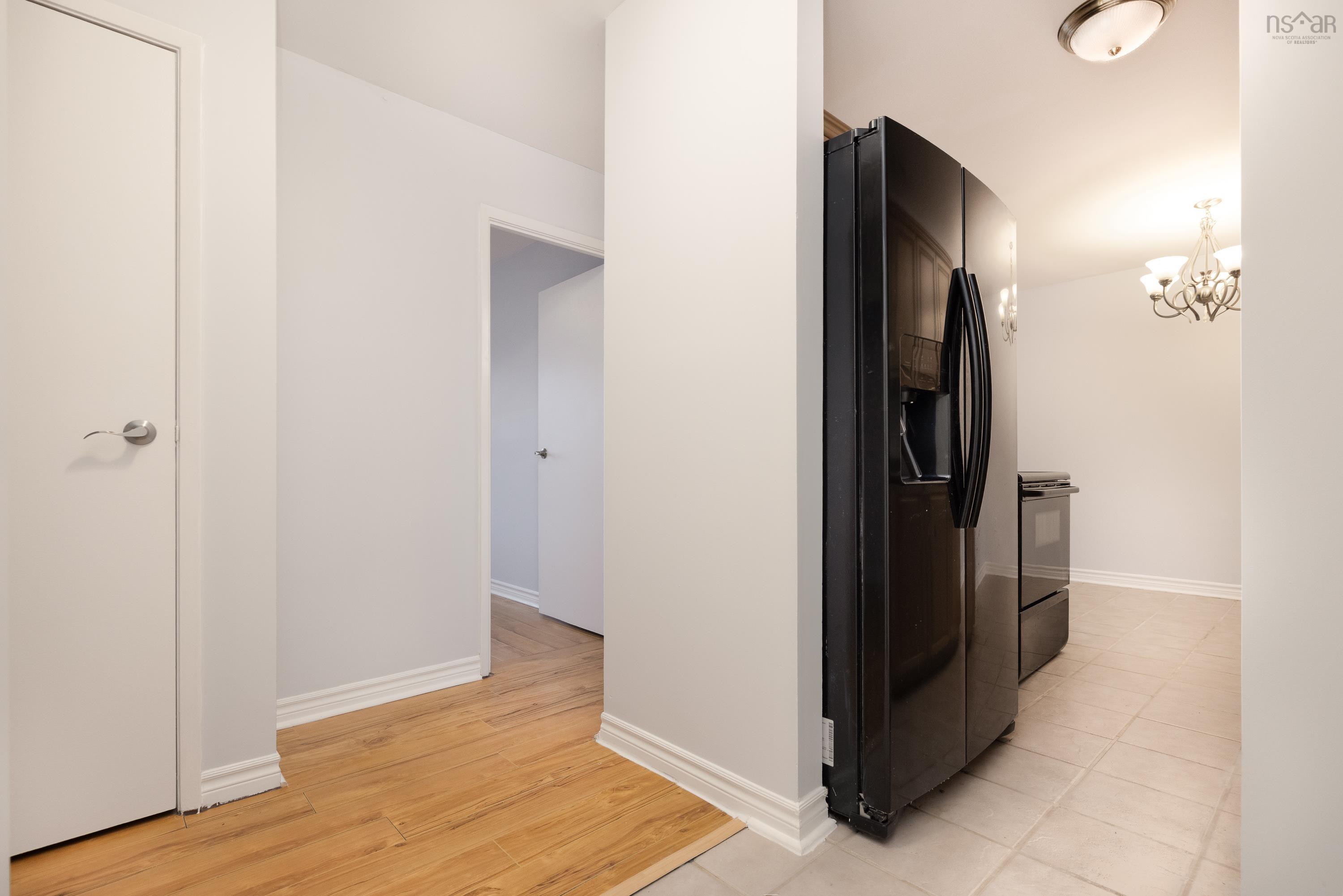 111 7 Jamieson Street photo #4